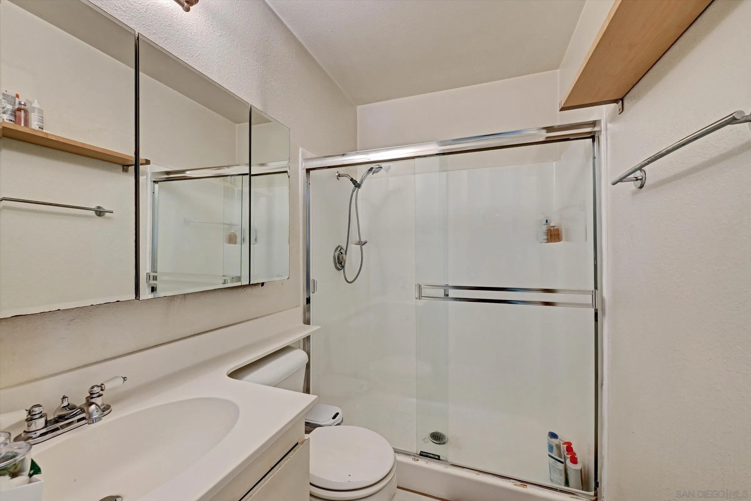 https://cdn.realtyfeed.com/cdn/127/260022490/881ba23fe10ea3ef2a361c8706e2e417.webp