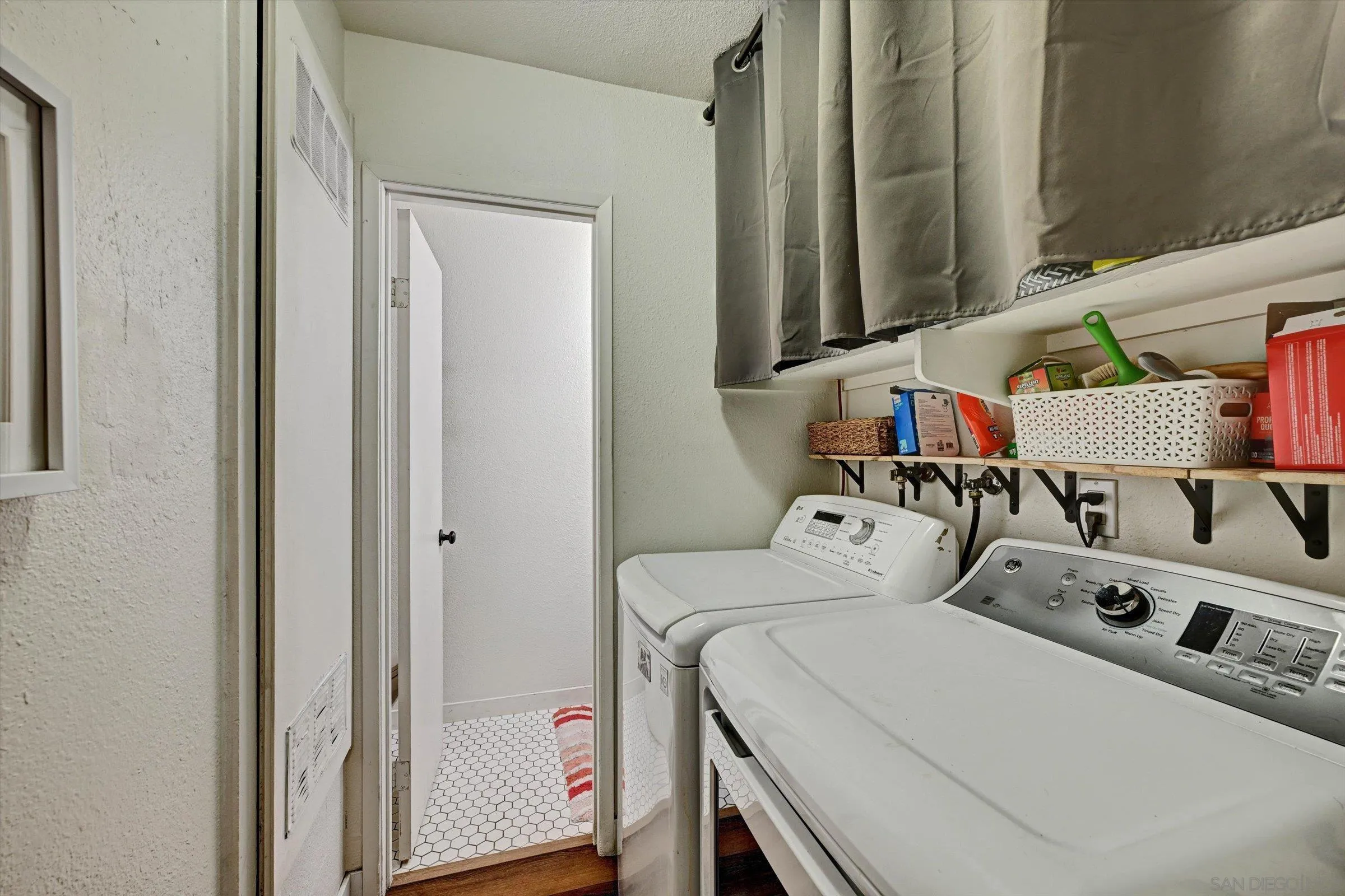 https://cdn.realtyfeed.com/cdn/127/260022490/b7e5b764bdd3a9e6a24038e8cb68b0d2.webp