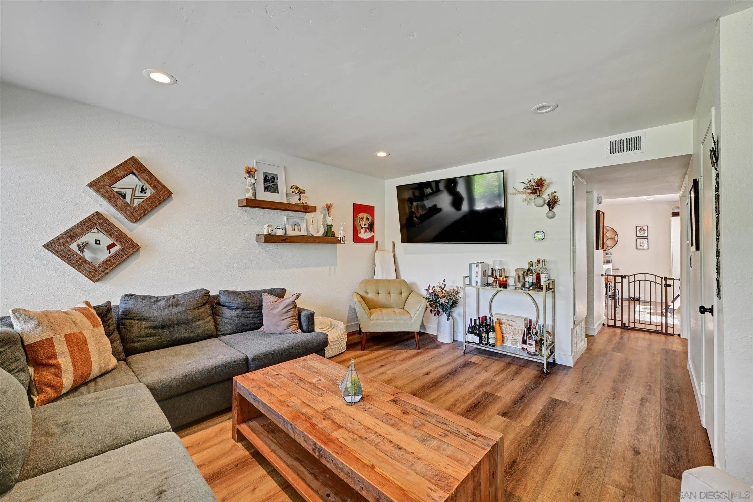 https://cdn.realtyfeed.com/cdn/127/260022490/da8f77dcdf161dde573a22b7e9cc24ee.webp