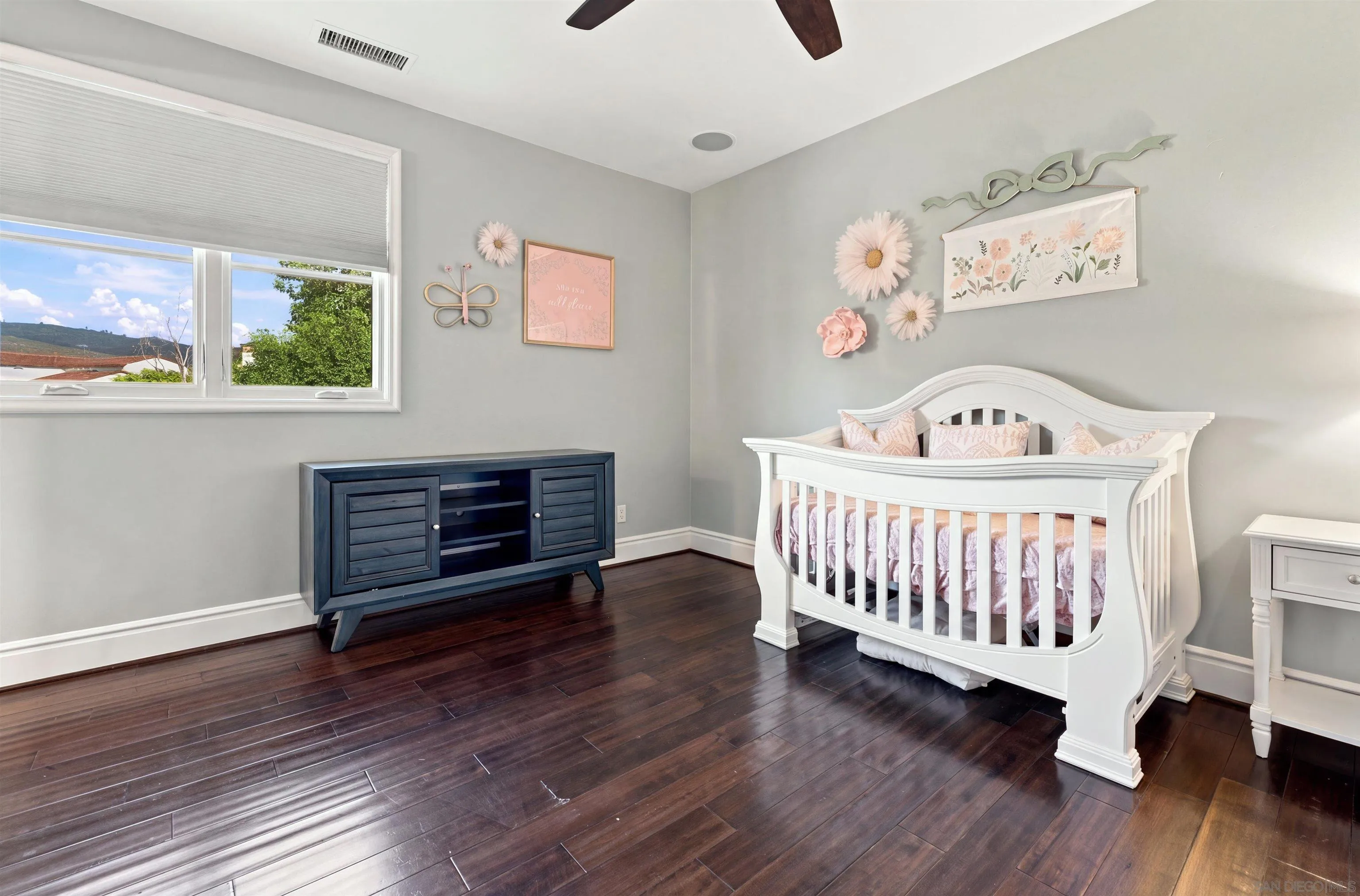 https://cdn.realtyfeed.com/cdn/127/260022493/33842a91c89b126f7223c8072746b6a6.webp