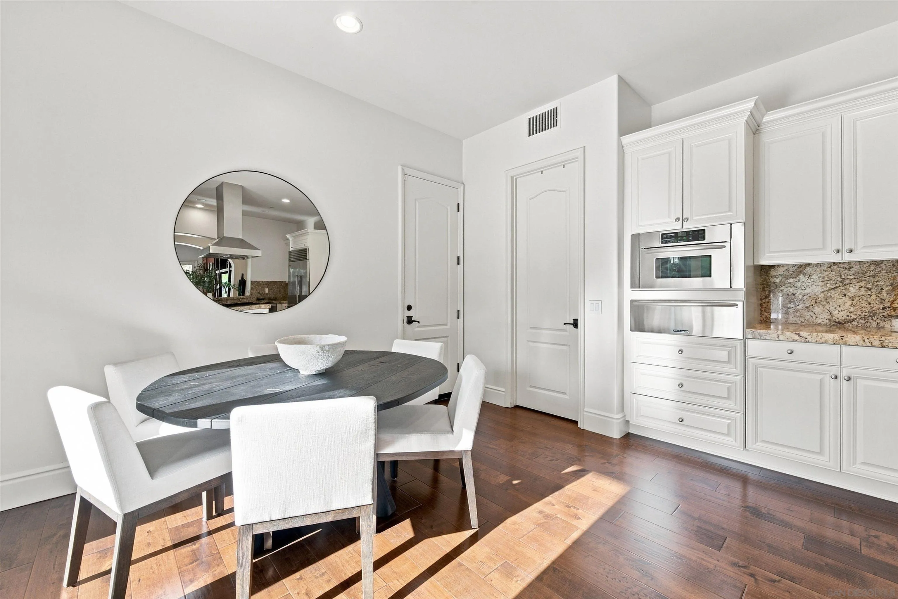 https://cdn.realtyfeed.com/cdn/127/260022493/4acc13920f926ea18a8ef331a87cb035.webp