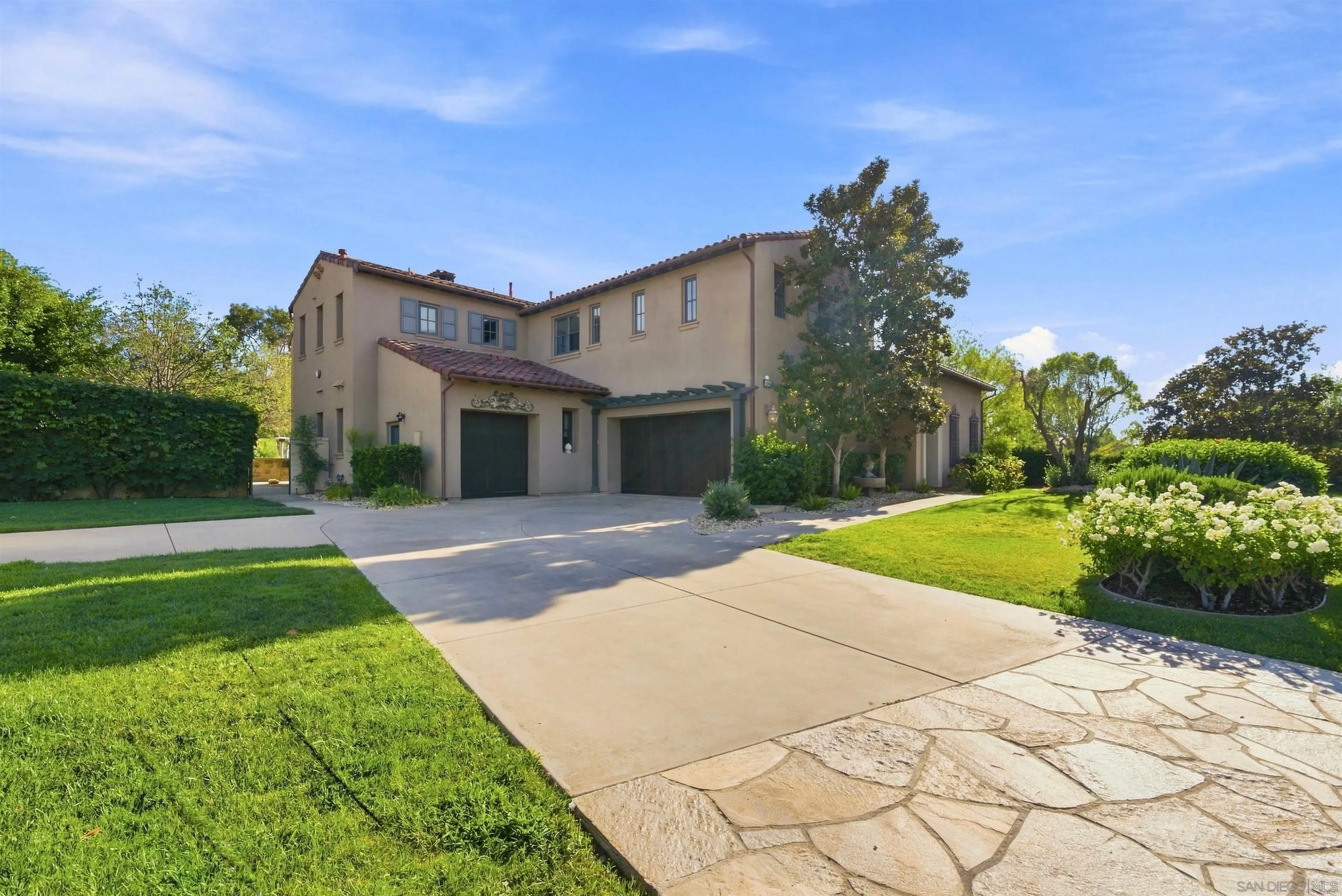 https://cdn.realtyfeed.com/cdn/127/260022493/84da2d9b3a6c59fafcfd532f36a55d28.webp