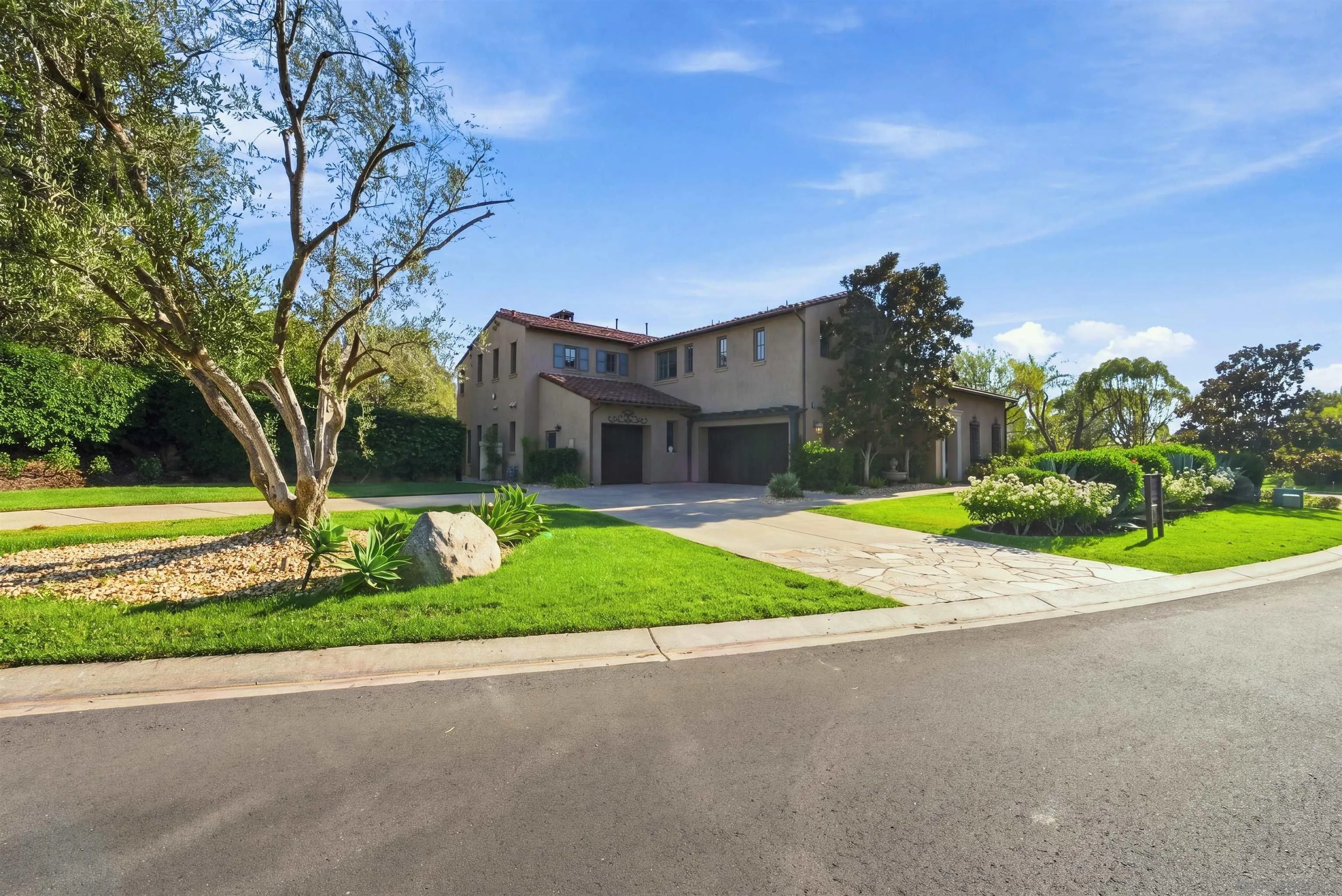 https://cdn.realtyfeed.com/cdn/127/260022493/ad0a18e594a493fce51888aee9d79a90.webp