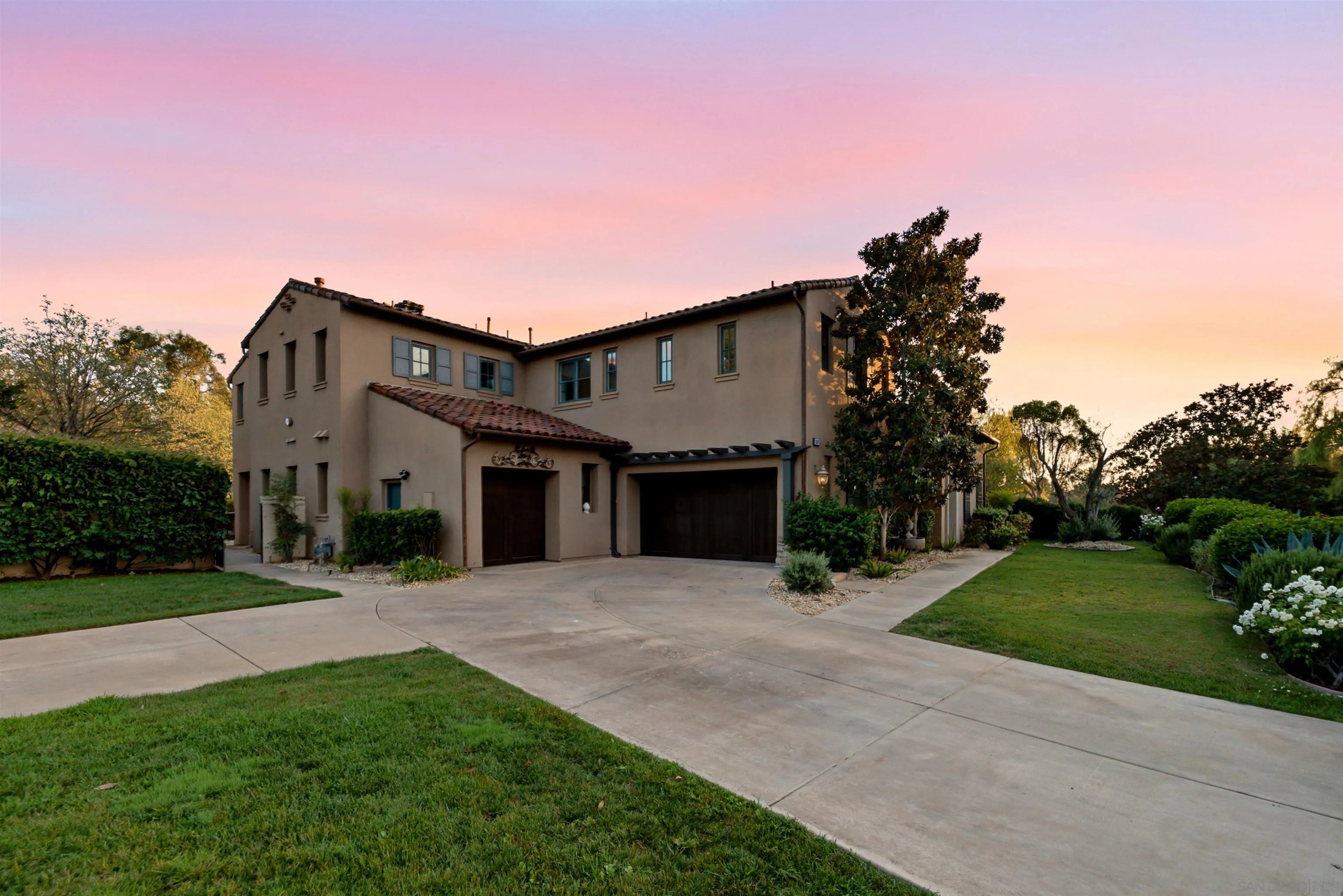https://cdn.realtyfeed.com/cdn/127/260022493/be25f4ce35afcc6015f79067c7c26b7a.webp