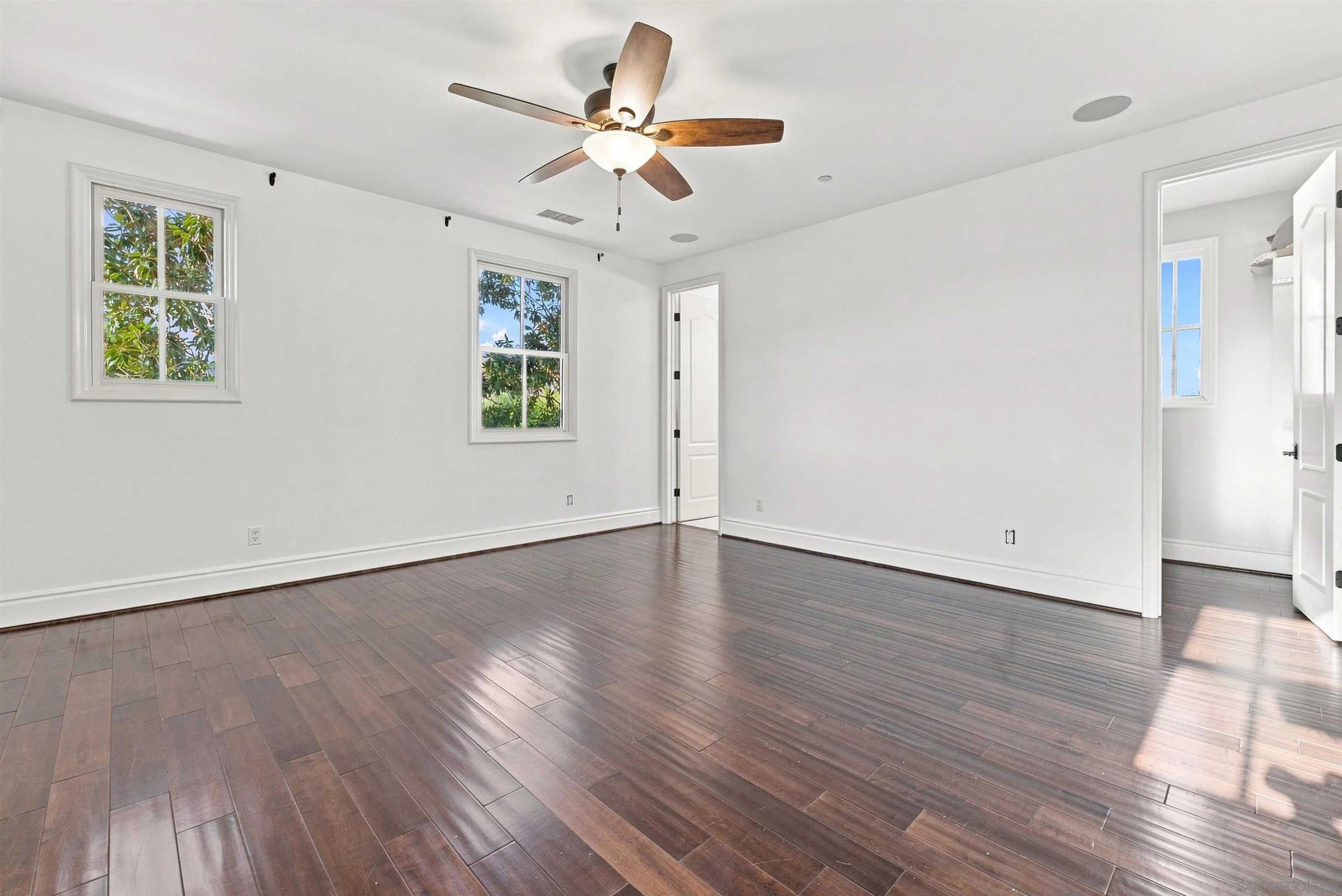 https://cdn.realtyfeed.com/cdn/127/260022493/cc6154ba6d76a53f1d3c84b74906cdc8.webp