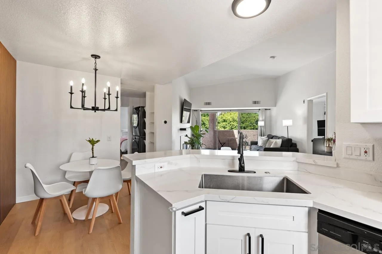https://cdn.realtyfeed.com/cdn/127/260022499/c98f856d00202dd4343414424e757de5.webp