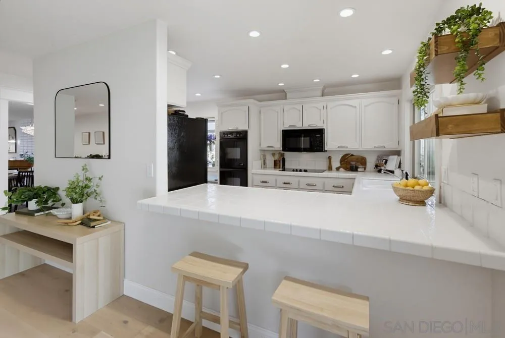 https://cdn.realtyfeed.com/cdn/127/260022514/0c309edc779218f14d3be9046165463e.webp