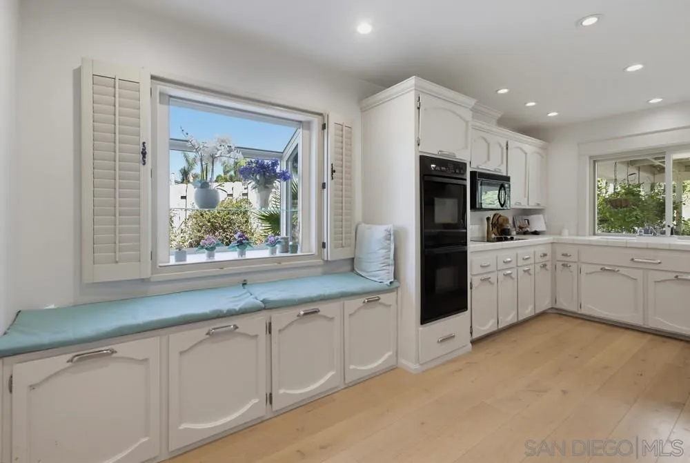 https://cdn.realtyfeed.com/cdn/127/260022514/15aaee139614682d4ee1d0925e238eca.webp