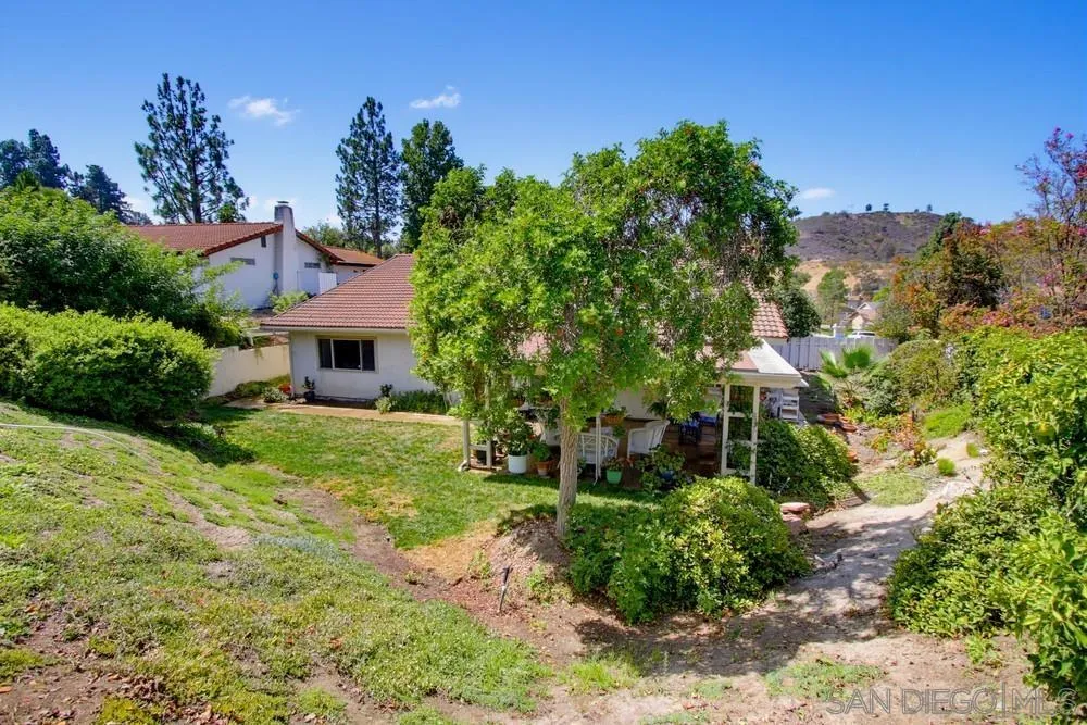 https://cdn.realtyfeed.com/cdn/127/260022514/75ae40006f1c2654229e771239f36f91.webp