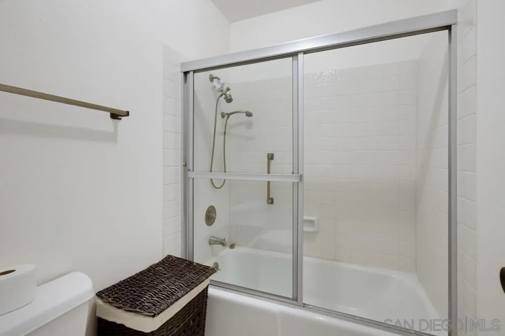 https://cdn.realtyfeed.com/cdn/127/260022514/90f1bdb600c102e08cc5cb1053110fcd.webp