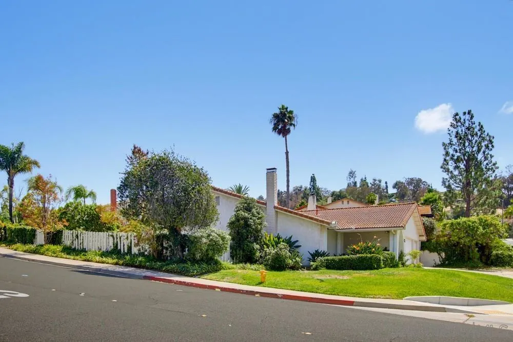 https://cdn.realtyfeed.com/cdn/127/260022514/c483663c7b5daf05c2e075eb5a7fdfe9.webp