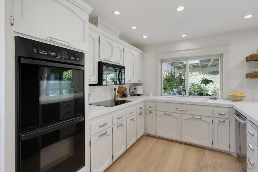 https://cdn.realtyfeed.com/cdn/127/260022514/d94b0fe36d1627969d9bae9eac700fc5.webp