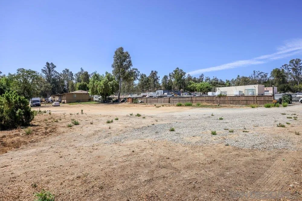 https://cdn.realtyfeed.com/cdn/127/260022520/6115243083e77235aa9131c5cbee3a00.webp