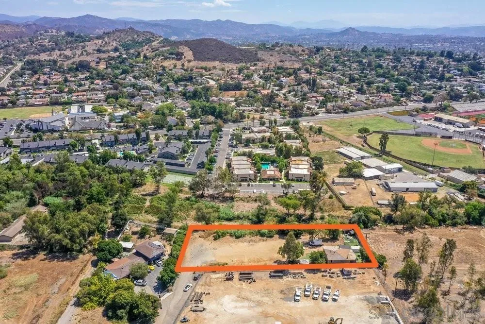 1828 N Iris Ln, Escondido, CA 92026 - Main photo, Escondido, CA