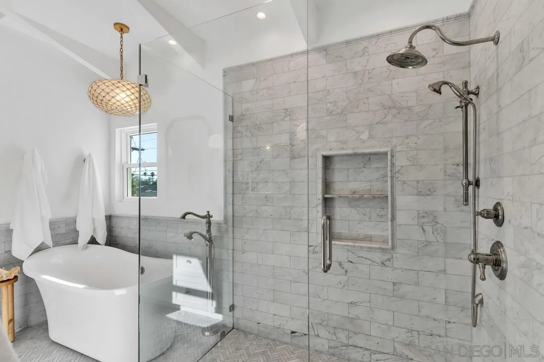 https://cdn.realtyfeed.com/cdn/127/260022521/570fc927eed46dc79001d34ef4678a49.webp