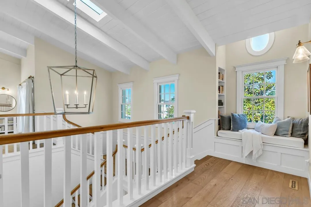 https://cdn.realtyfeed.com/cdn/127/260022521/6d221cee0c2c1f4bfcda94279be6929f.webp