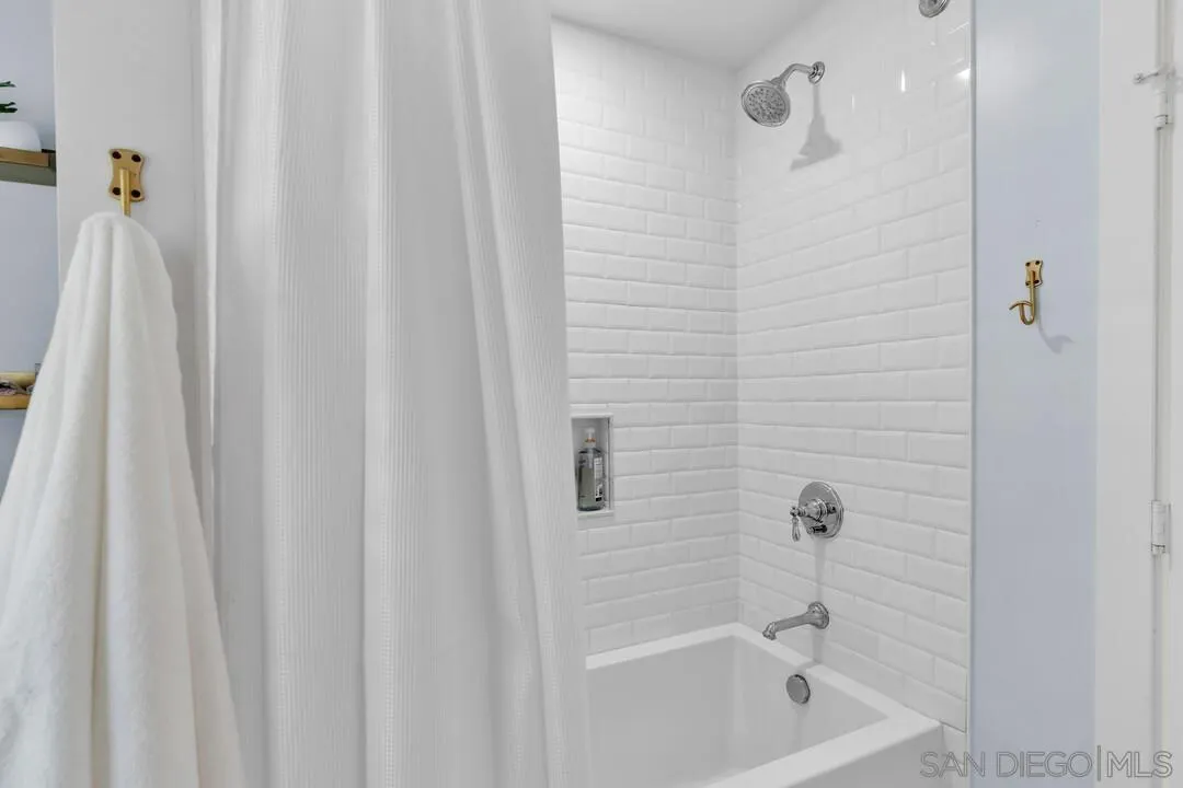 https://cdn.realtyfeed.com/cdn/127/260022521/7670c0bc4631a3f5fa691ce19e8a9714.webp