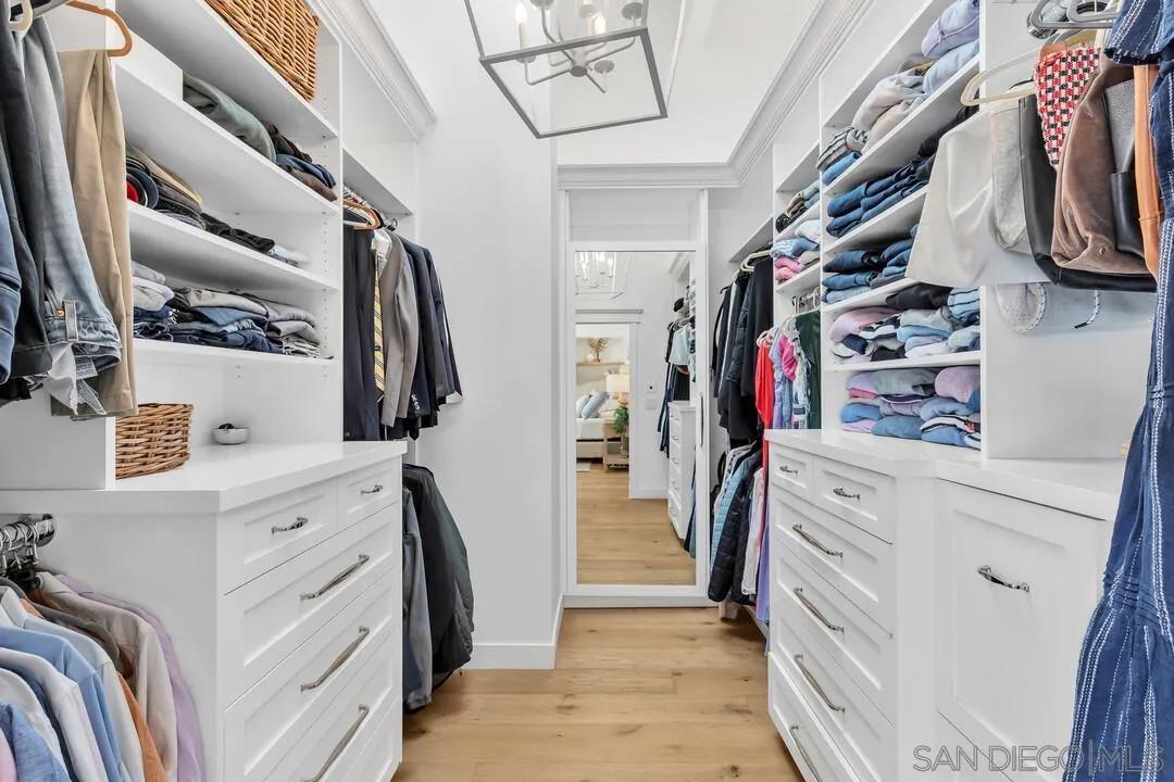 https://cdn.realtyfeed.com/cdn/127/260022521/c853aa02945f45bfdcdbb58ea8b74fd5.webp