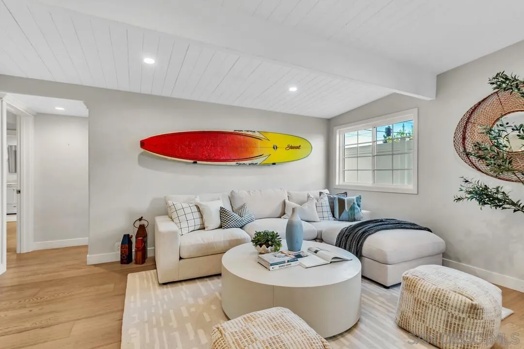 https://cdn.realtyfeed.com/cdn/127/260022521/f7380bd4548c2660062bd4bd53fe2c23.webp
