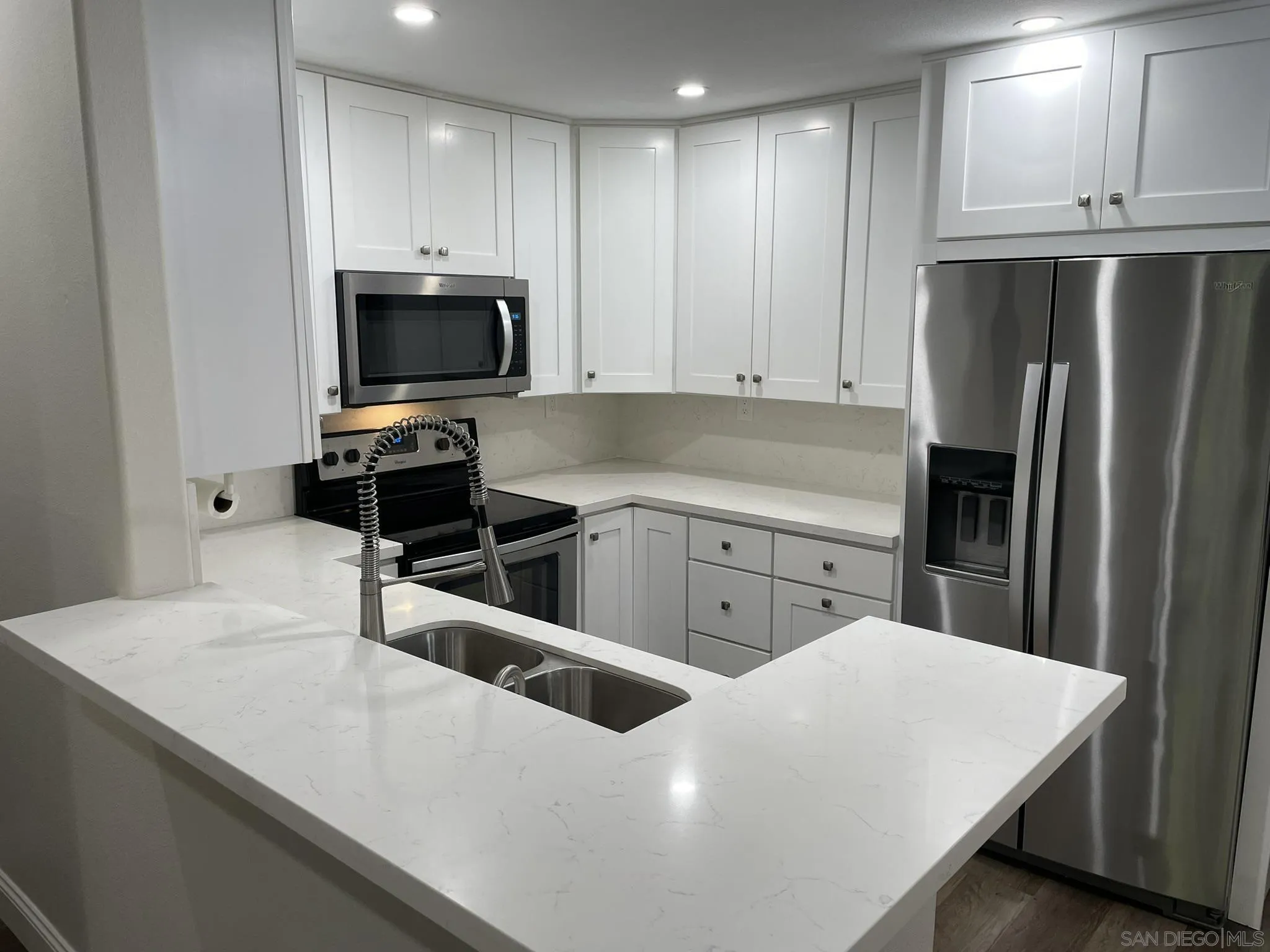 550 Camino De La Reina Unit 112, San Diego, CA 92108 - Photo 3 of 22, San Diego, CA
