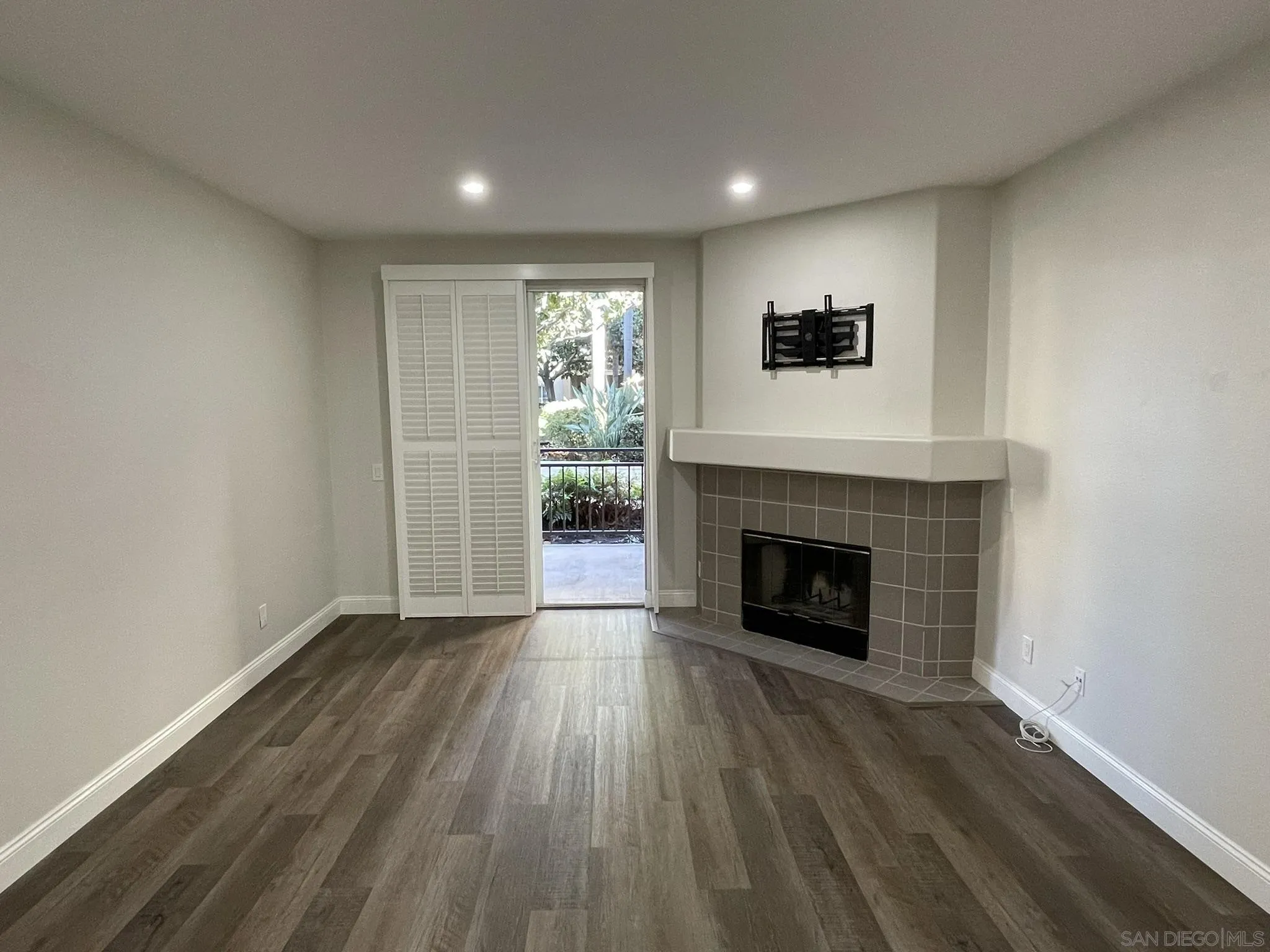 550 Camino De La Reina Unit 112, San Diego, CA 92108 - Photo 5 of 22, San Diego, CA