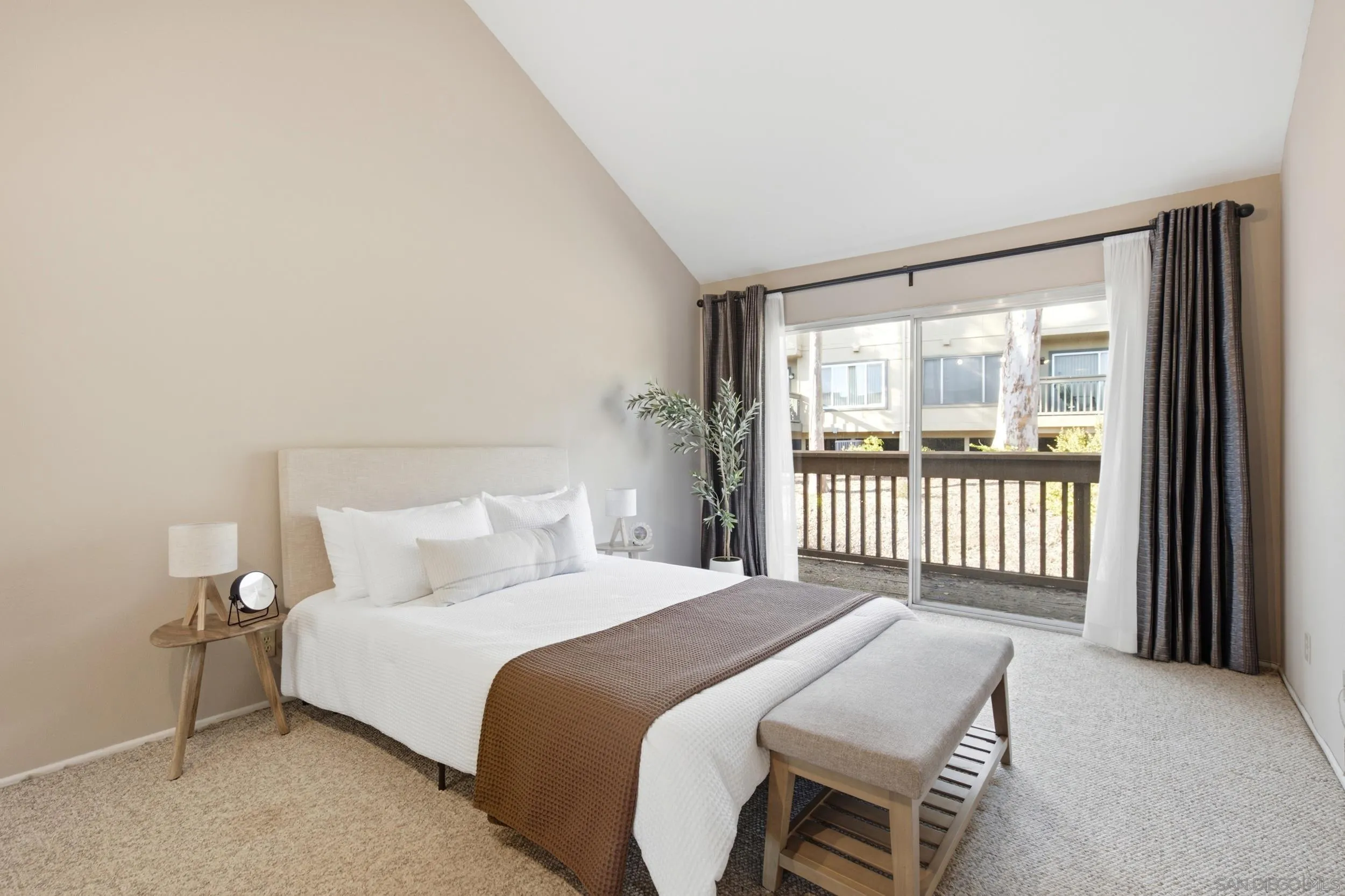 https://cdn.realtyfeed.com/cdn/127/260022527/04e48c67caac7d51e66710de73a6b4a5.webp