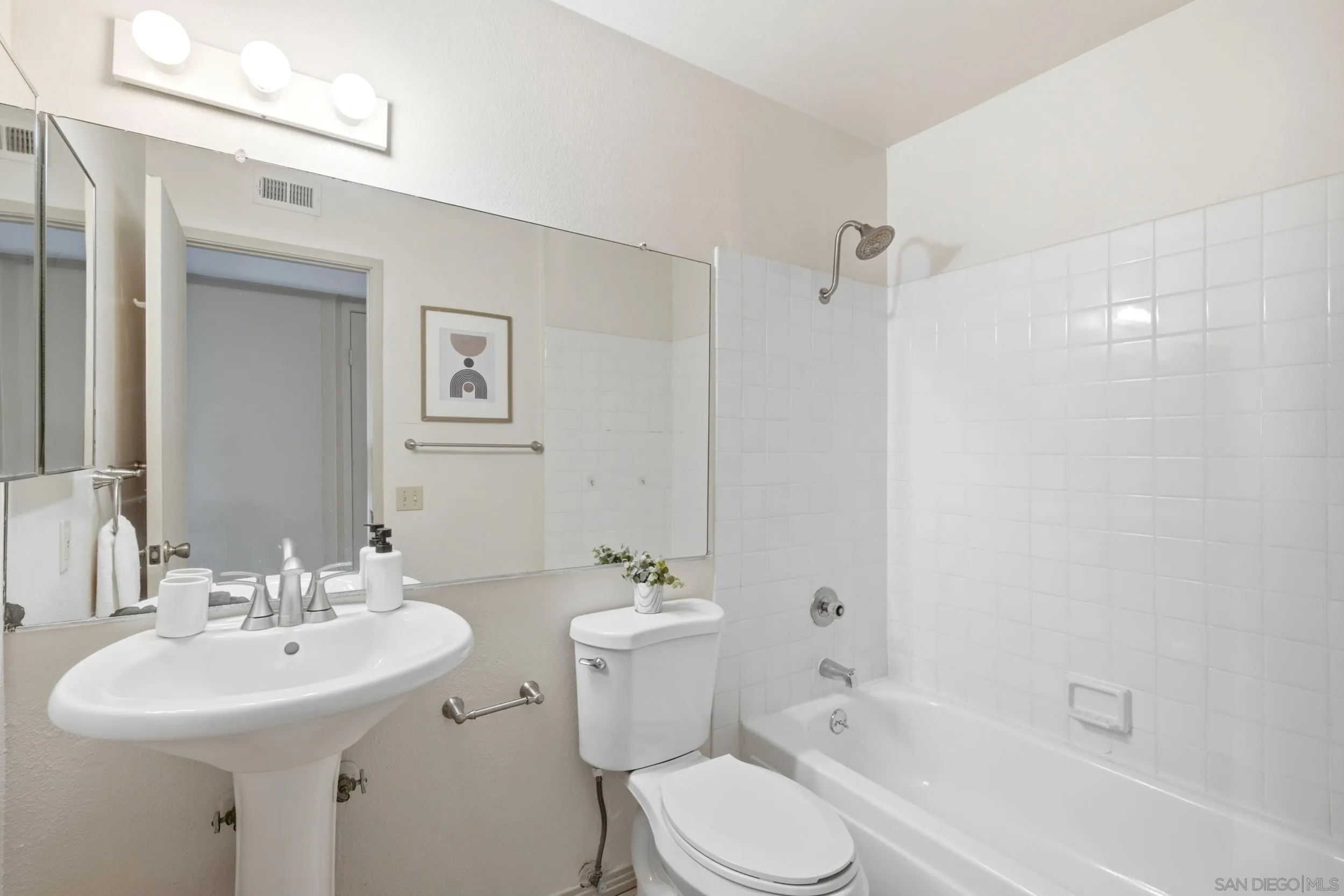 https://cdn.realtyfeed.com/cdn/127/260022527/20e49fa2e88a138f03f40253ac29235e.webp