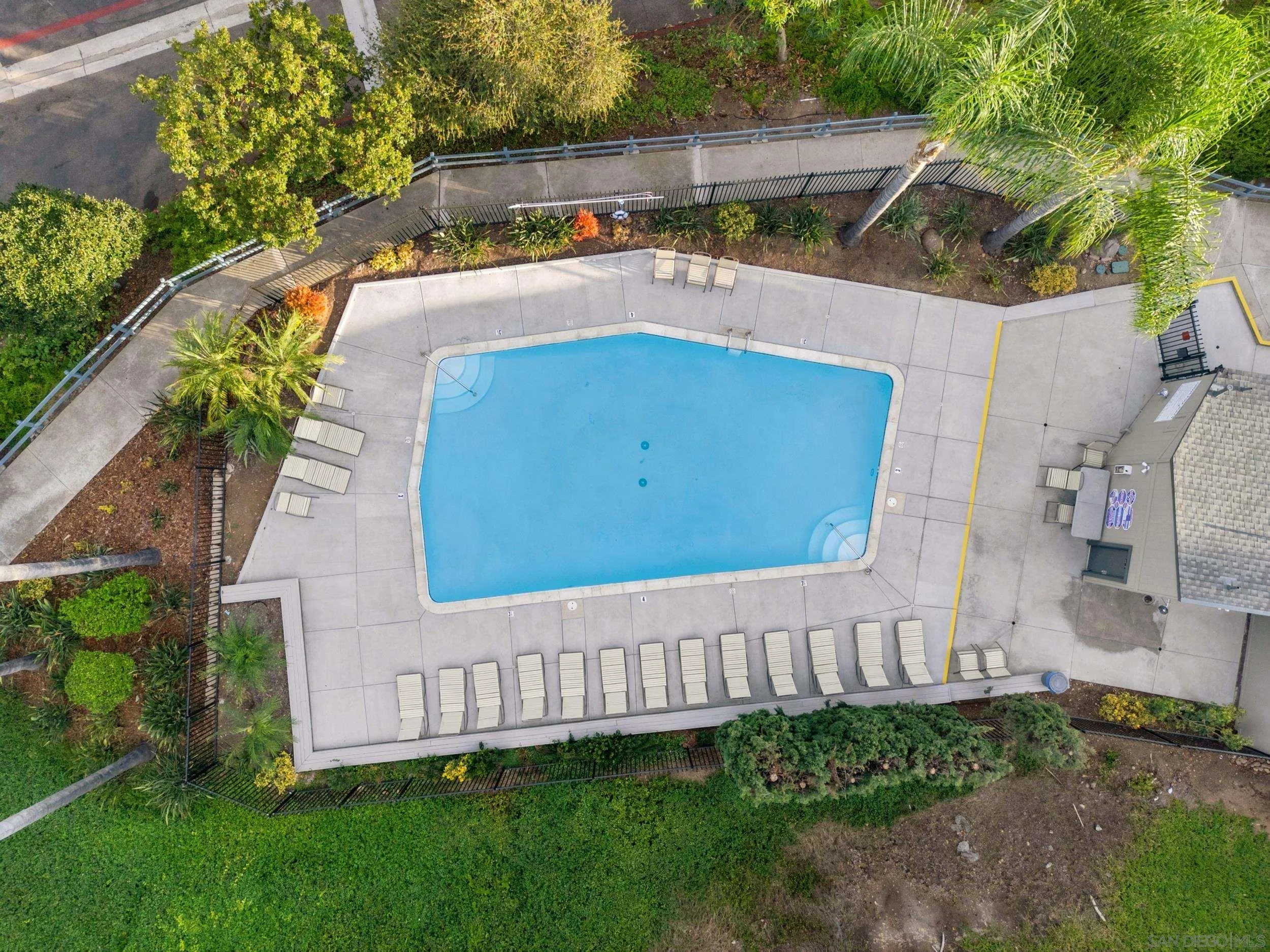 https://cdn.realtyfeed.com/cdn/127/260022527/671282356d50737d94e8d787eaeb9248.webp