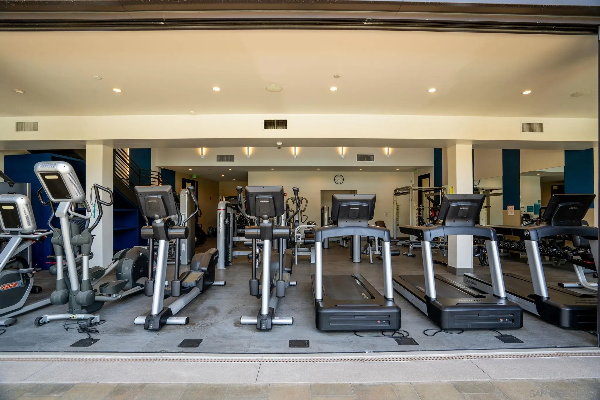https://cdn.realtyfeed.com/cdn/127/260022533/38681788f267d447b84e88e71c1871e7.webp