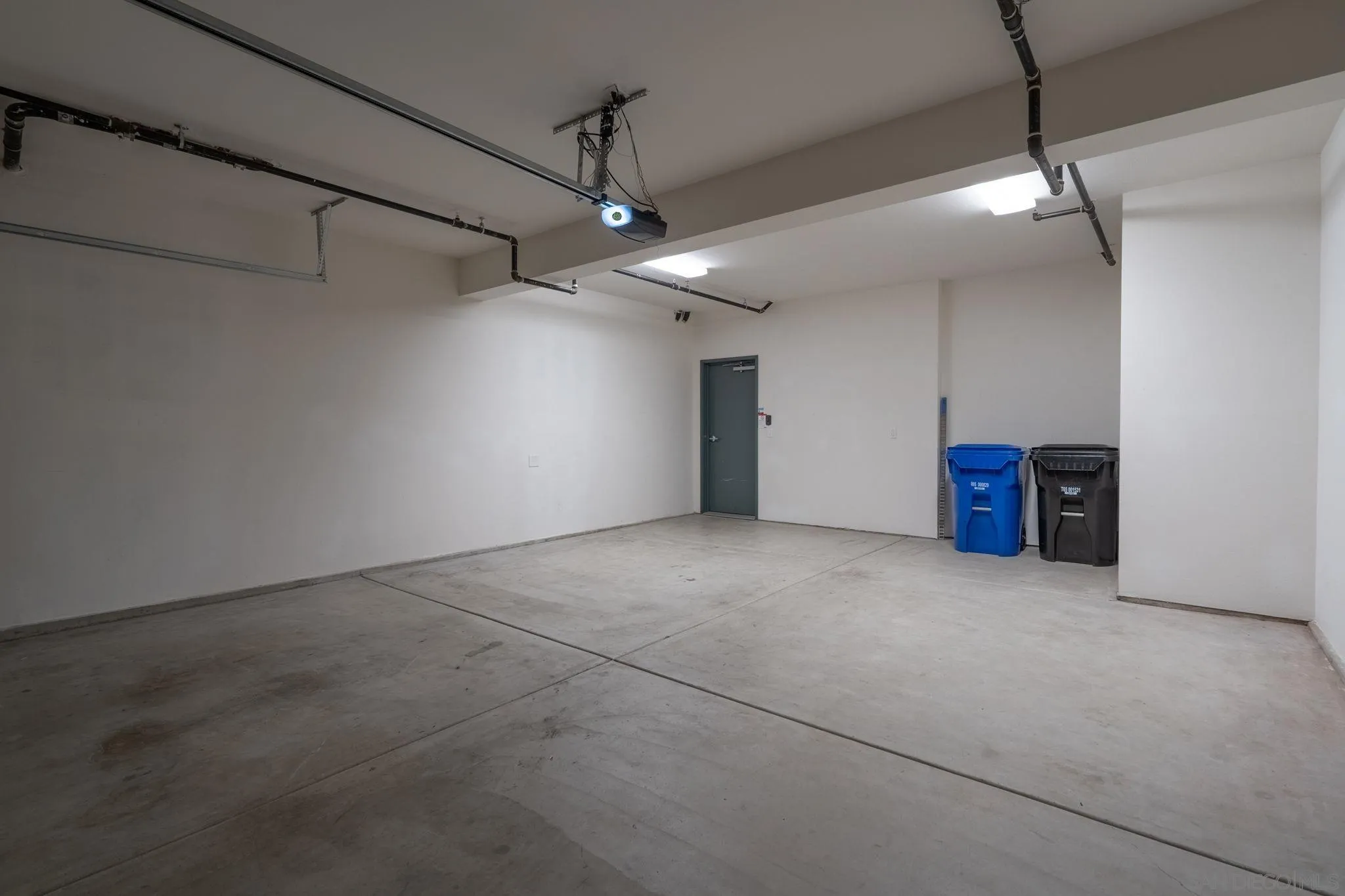 https://cdn.realtyfeed.com/cdn/127/260022533/3bc41384508015d954a5004162bee4b0.webp