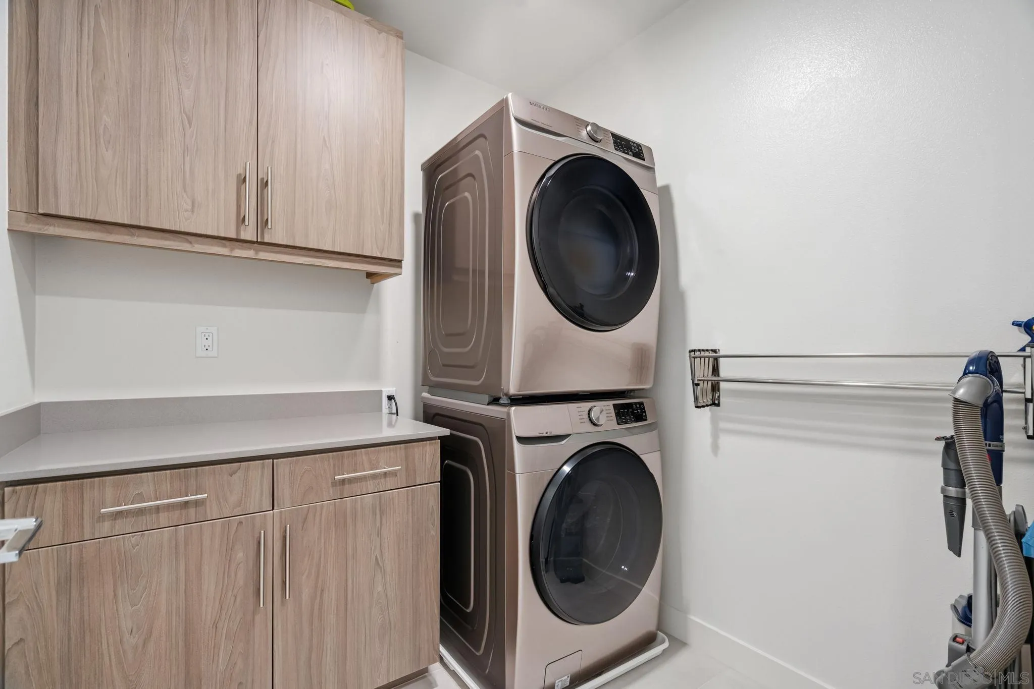https://cdn.realtyfeed.com/cdn/127/260022533/c22094d78778ef4323196bcbde8a23ea.webp