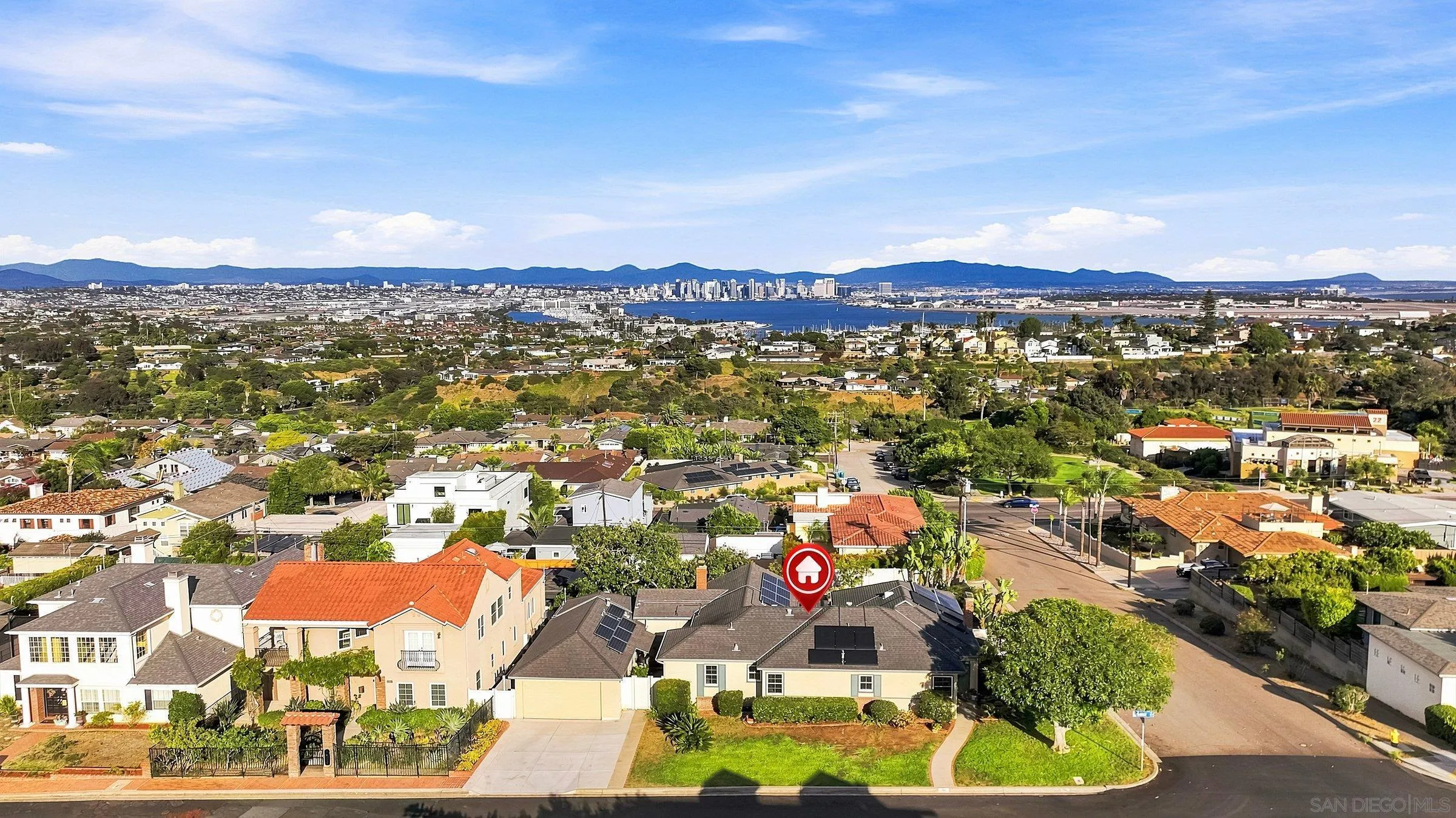 https://cdn.realtyfeed.com/cdn/127/260022534/2f4ed041d6d704955526bc500dd055ed.webp