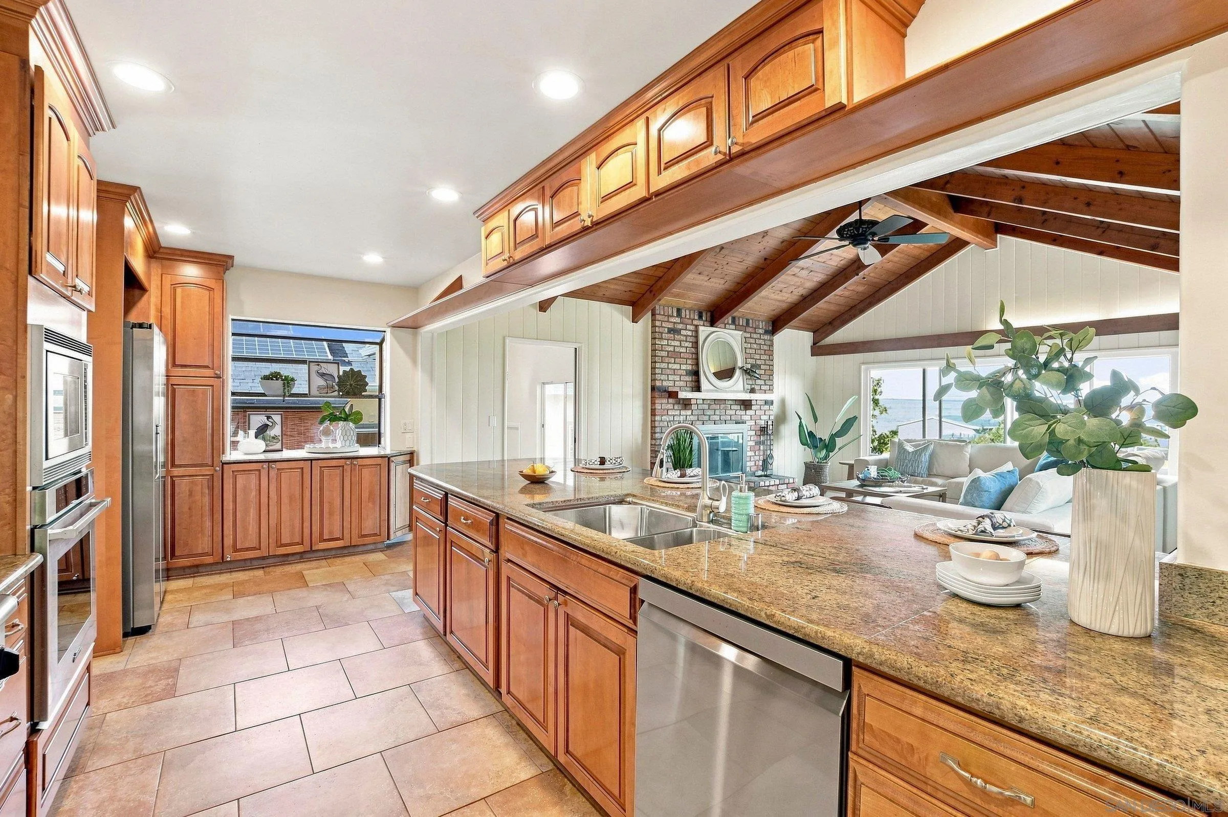 https://cdn.realtyfeed.com/cdn/127/260022534/41c2eda8a51b16990858bf81831a69d1.webp