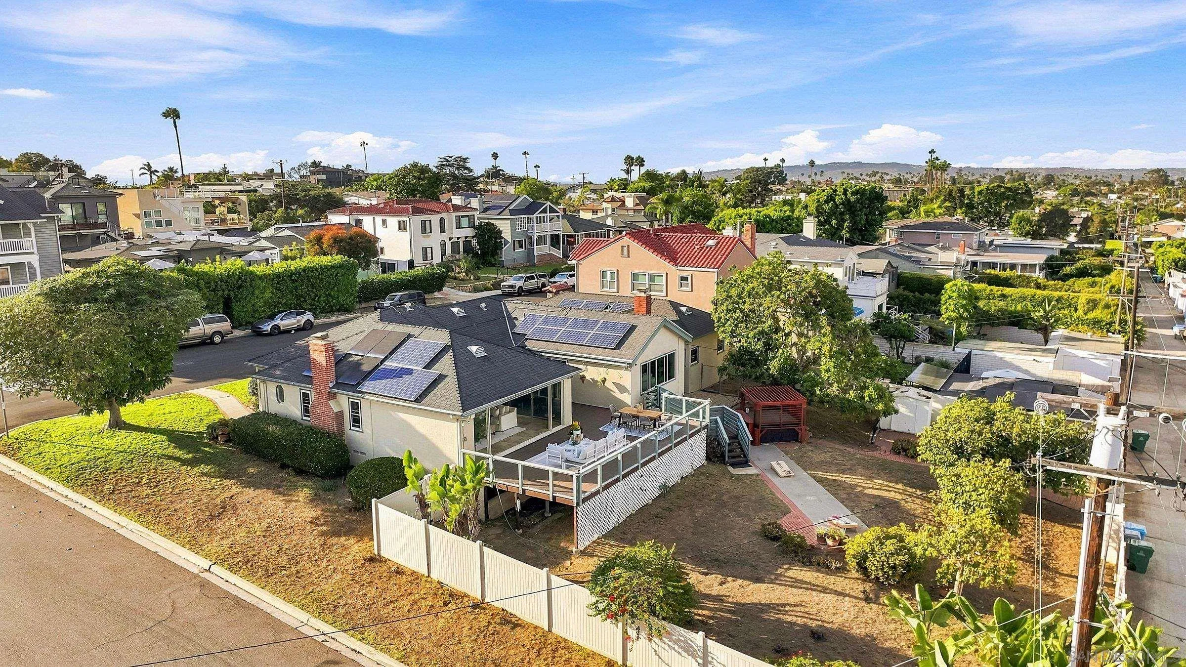 https://cdn.realtyfeed.com/cdn/127/260022534/c0ec455f9afb4b653adfd3b42d266461.webp