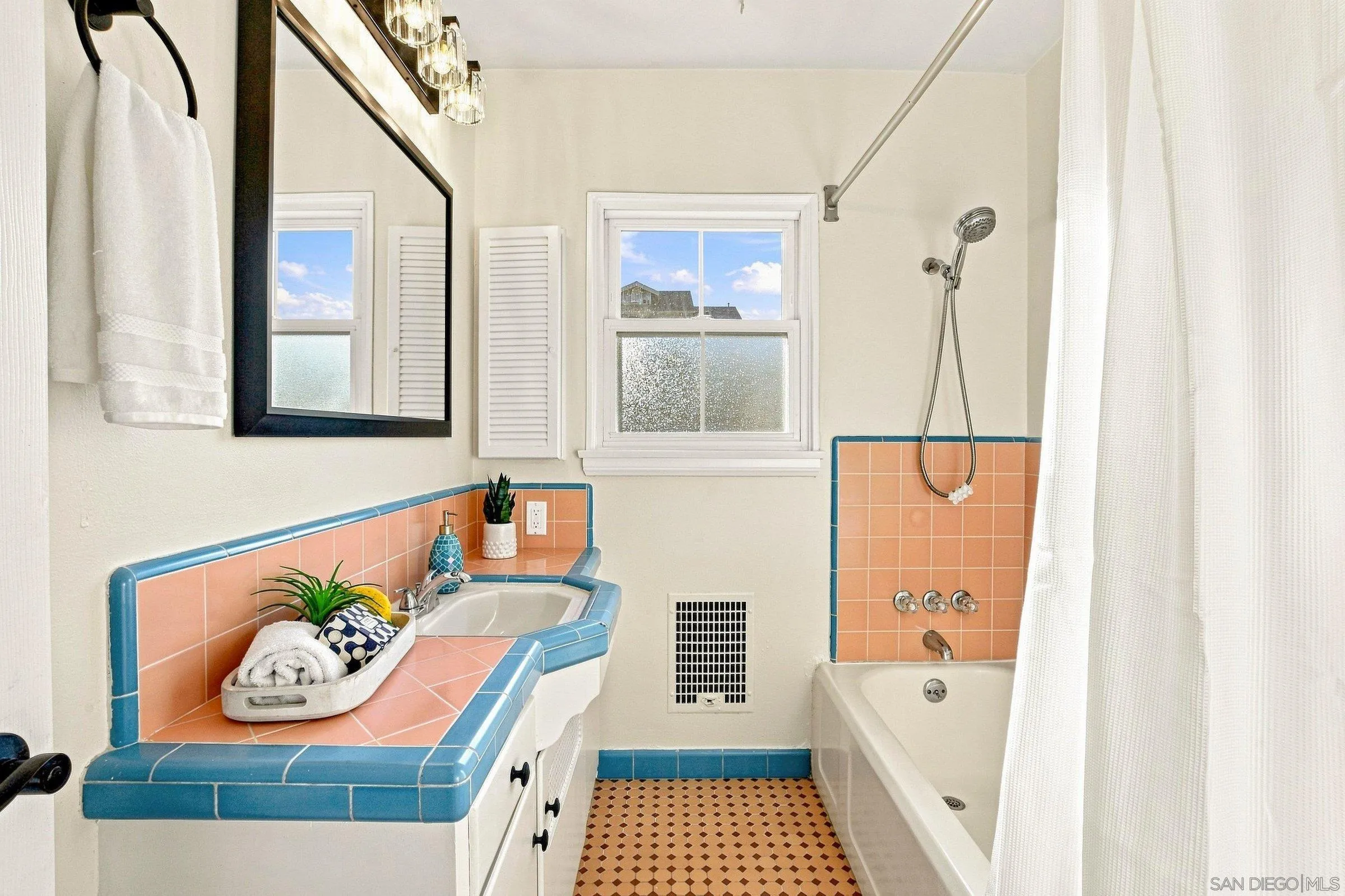 https://cdn.realtyfeed.com/cdn/127/260022534/c7995d288e263416a47c3facee5537d5.webp