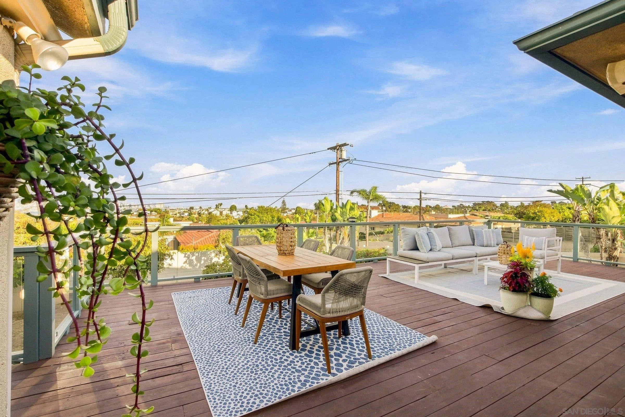 https://cdn.realtyfeed.com/cdn/127/260022534/d08089751edb5e6d876330c97f09a34d.webp
