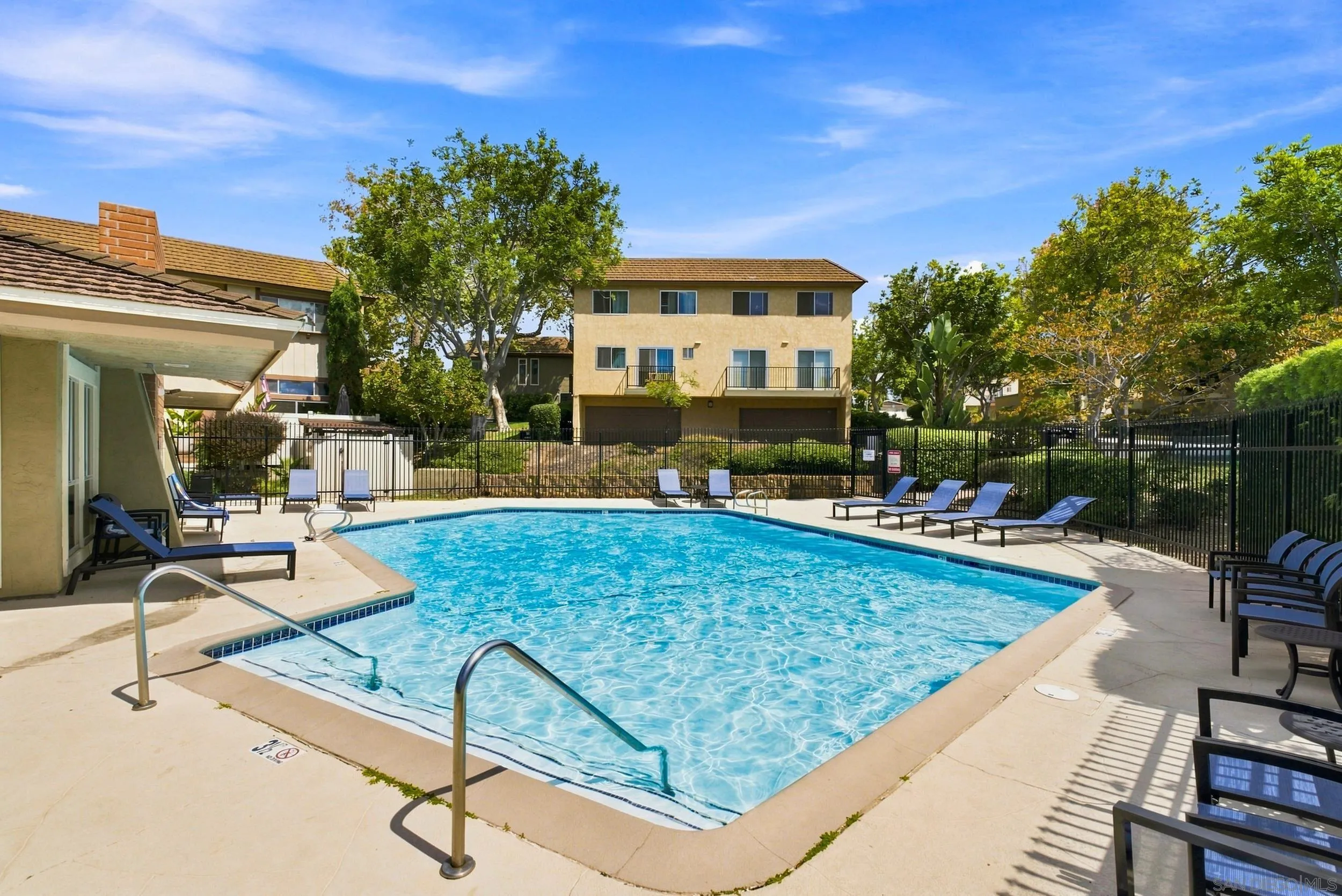 https://cdn.realtyfeed.com/cdn/127/260022535/23ad7685a0fb0845e4385c725dae1dd7.webp