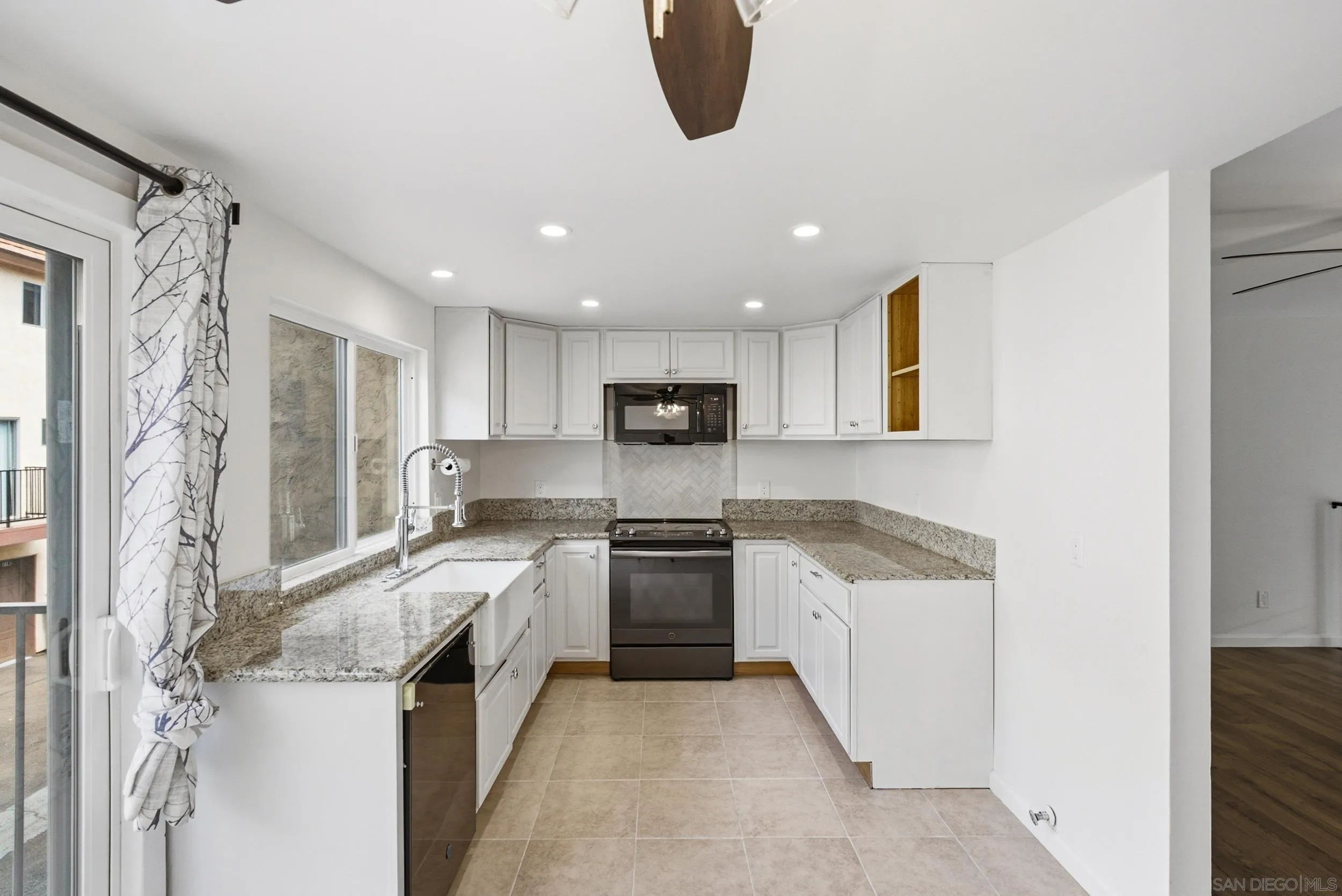 https://cdn.realtyfeed.com/cdn/127/260022535/2d8de5886c90f143f2a3c8a76a66b59c.webp