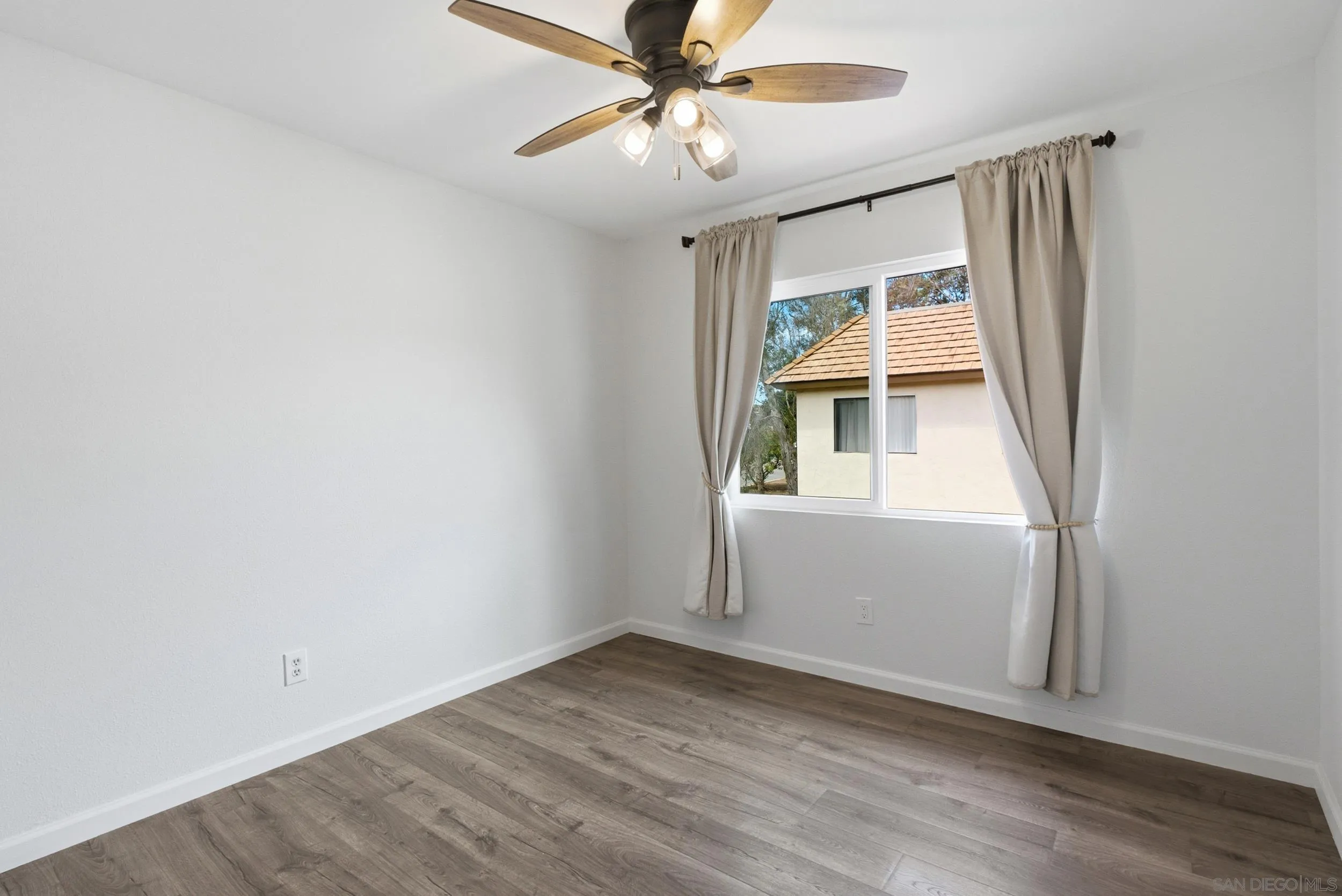 https://cdn.realtyfeed.com/cdn/127/260022535/97c94d5b188142820f114548c56559d8.webp