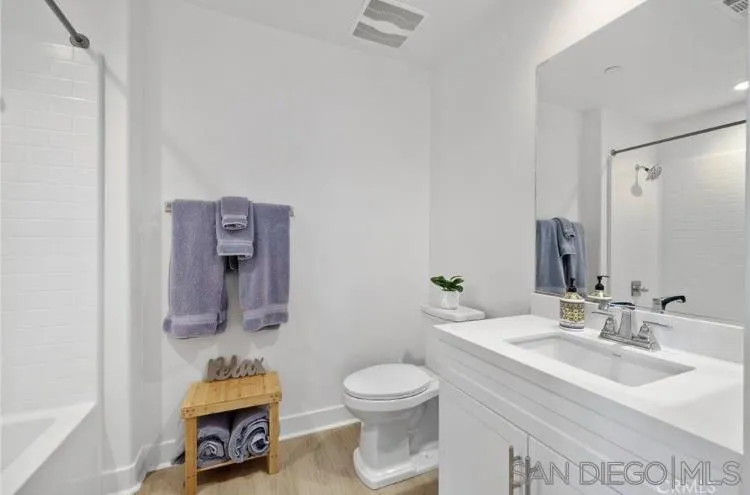 https://cdn.realtyfeed.com/cdn/127/260022541/4fecd39e1c92e24c8a621b22c9b3b799.webp