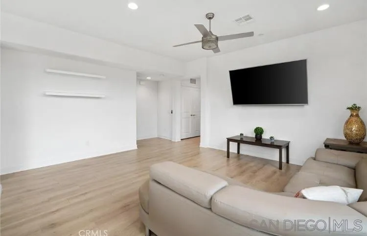 https://cdn.realtyfeed.com/cdn/127/260022541/c15e3855bec86d2560eec19425993a16.webp