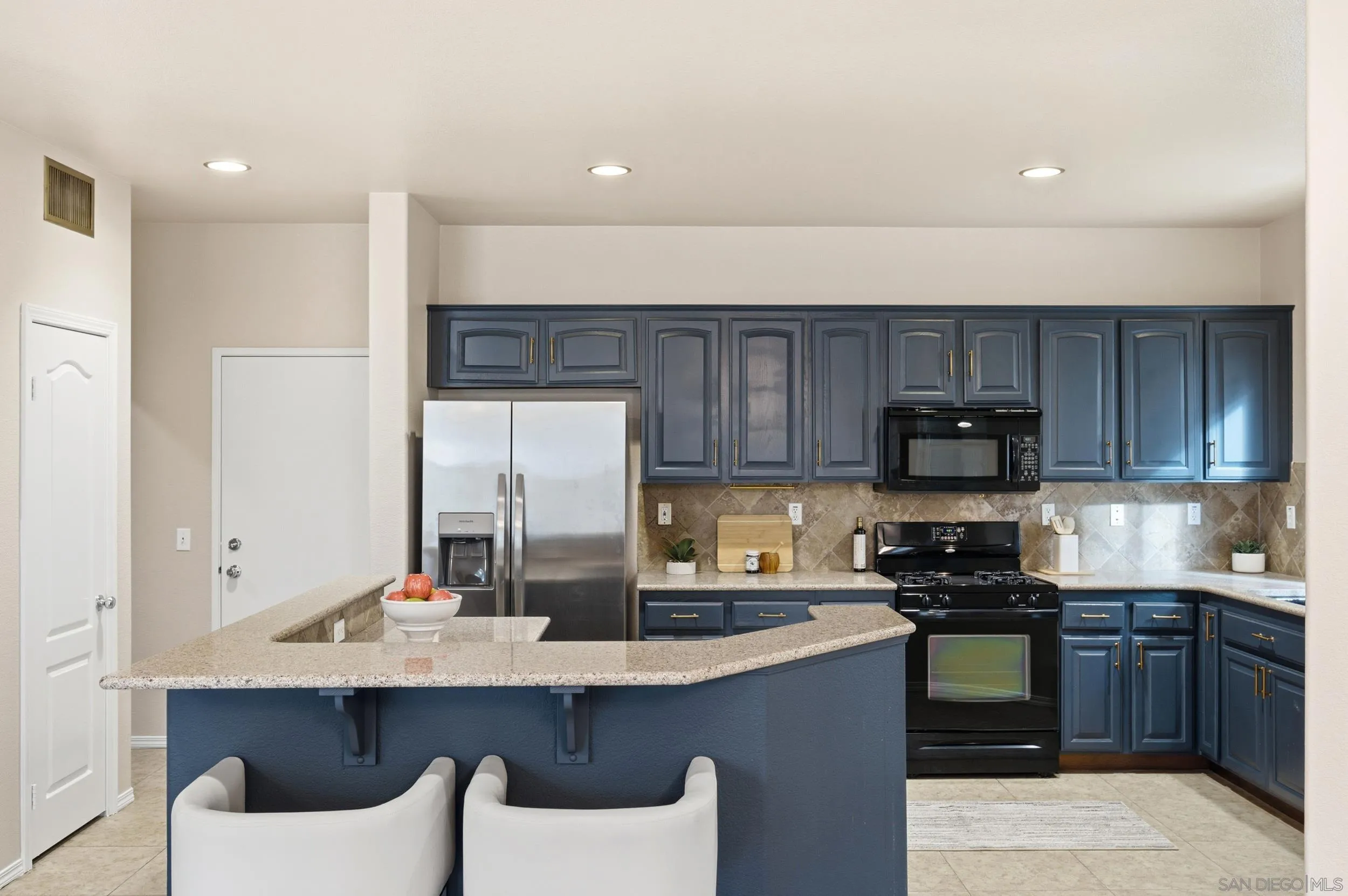425 Meadowbrook Dr #140, San Diego, CA 92114, photo 9