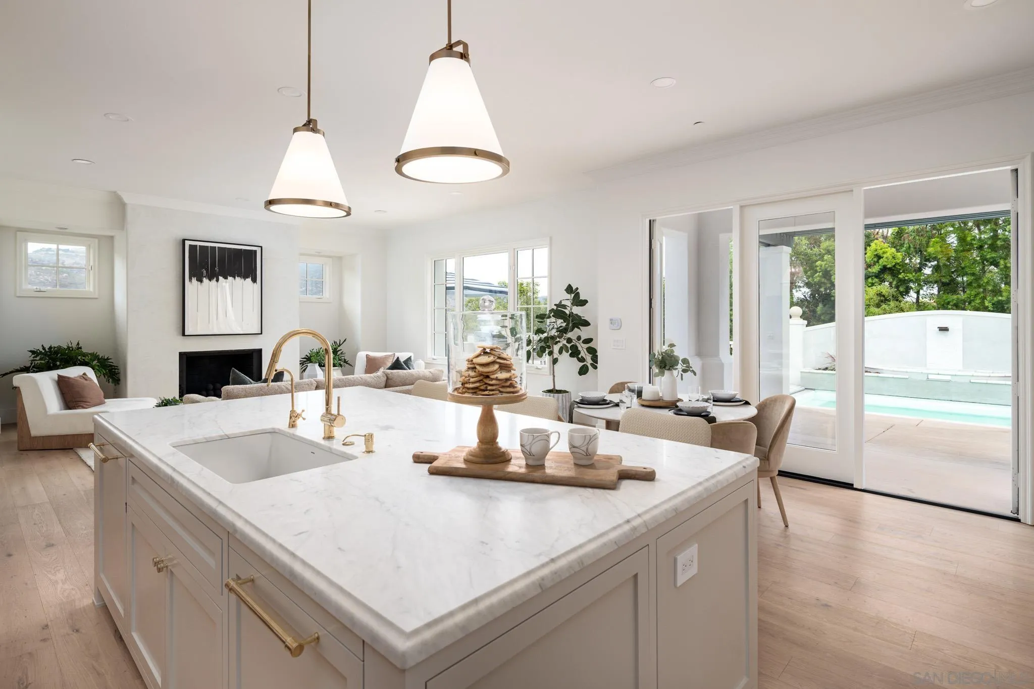 https://cdn.realtyfeed.com/cdn/127/260022551/4ed61086eb3f58cf899eb75deaa21ee4.webp