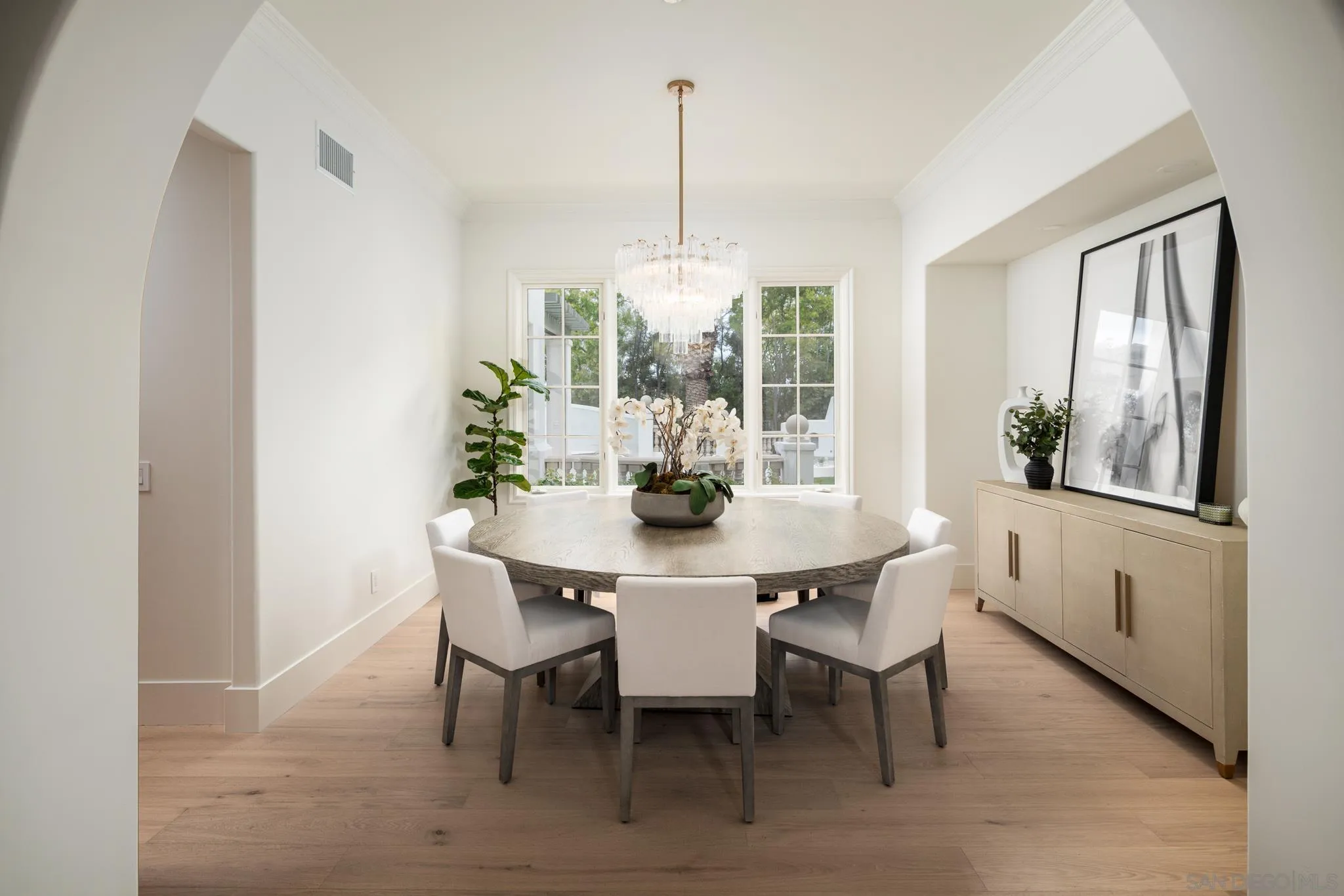 https://cdn.realtyfeed.com/cdn/127/260022551/64814b24d9d1c7de54f9357e9e8317c3.webp