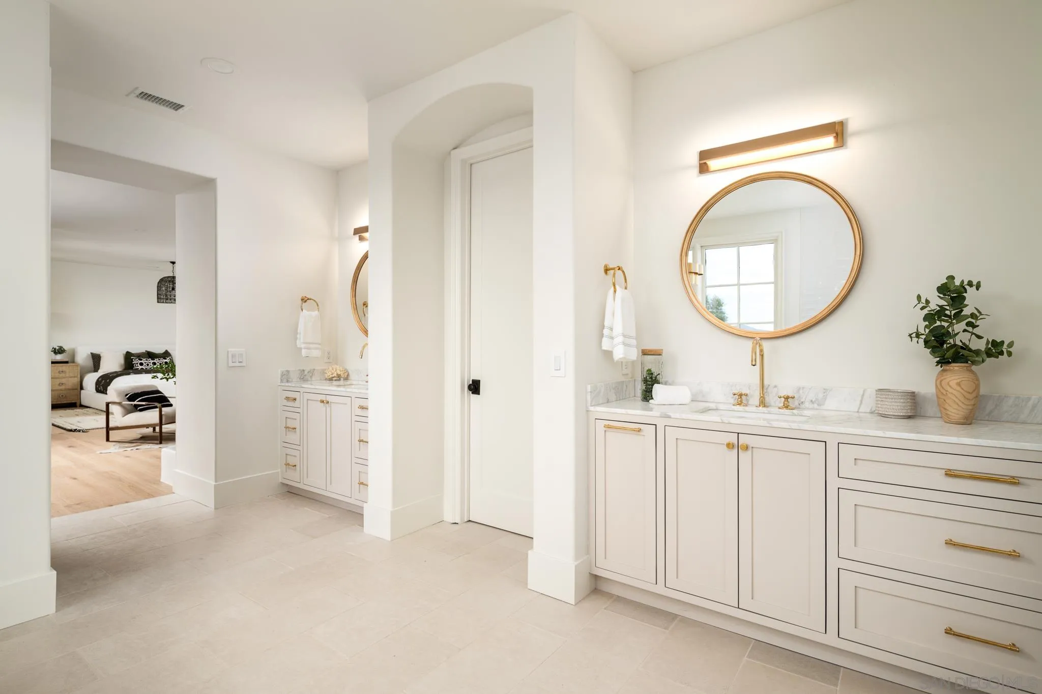 https://cdn.realtyfeed.com/cdn/127/260022551/c8e24011cc2cb51f987e07c36a577e09.webp