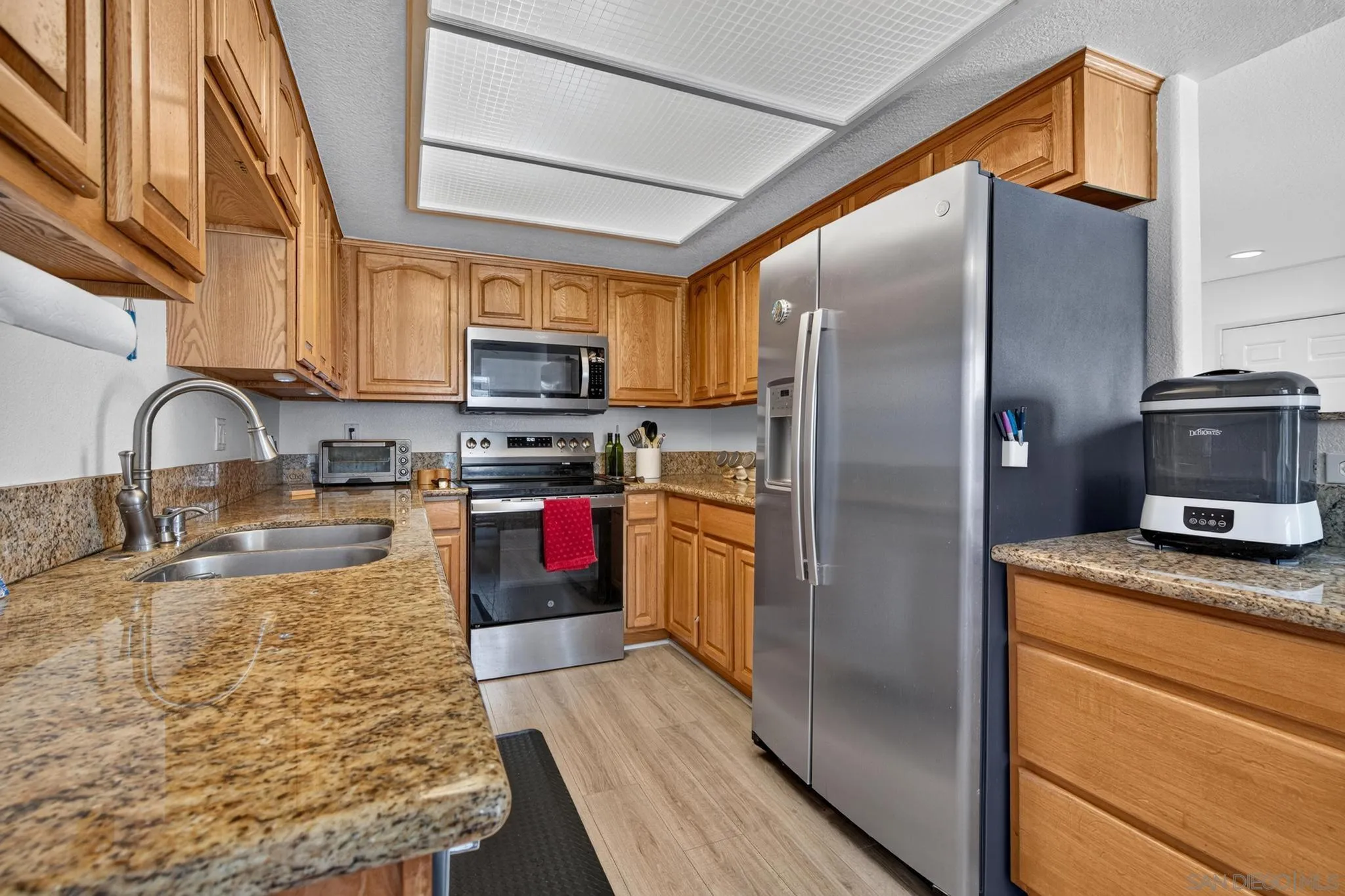 https://cdn.realtyfeed.com/cdn/127/260022553/3f7a41cdd0c2f70f0a7a303dee374102.webp
