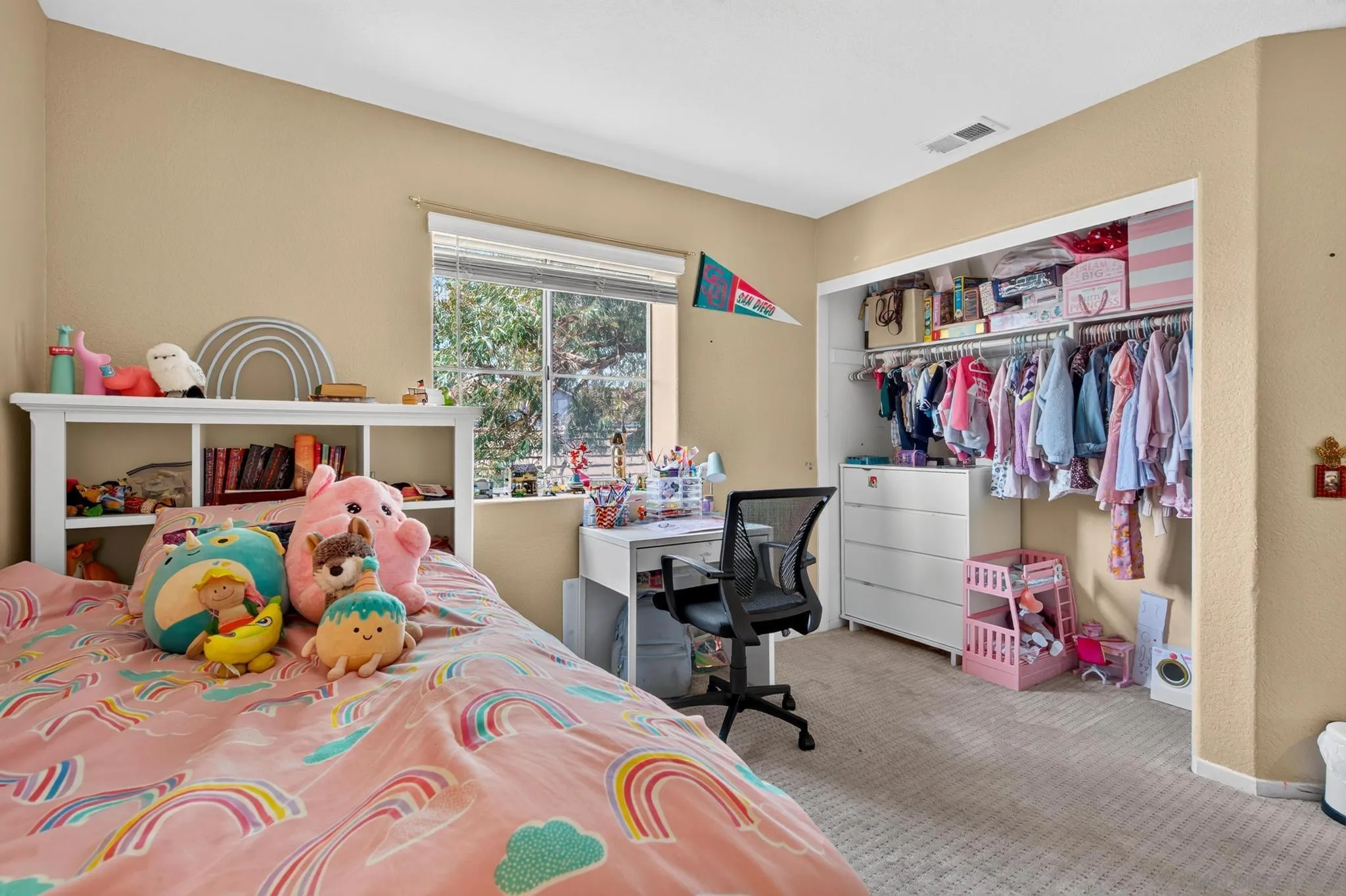 https://cdn.realtyfeed.com/cdn/127/260022553/7bba46fb3d59ed875ccb82fbff2d8168.webp