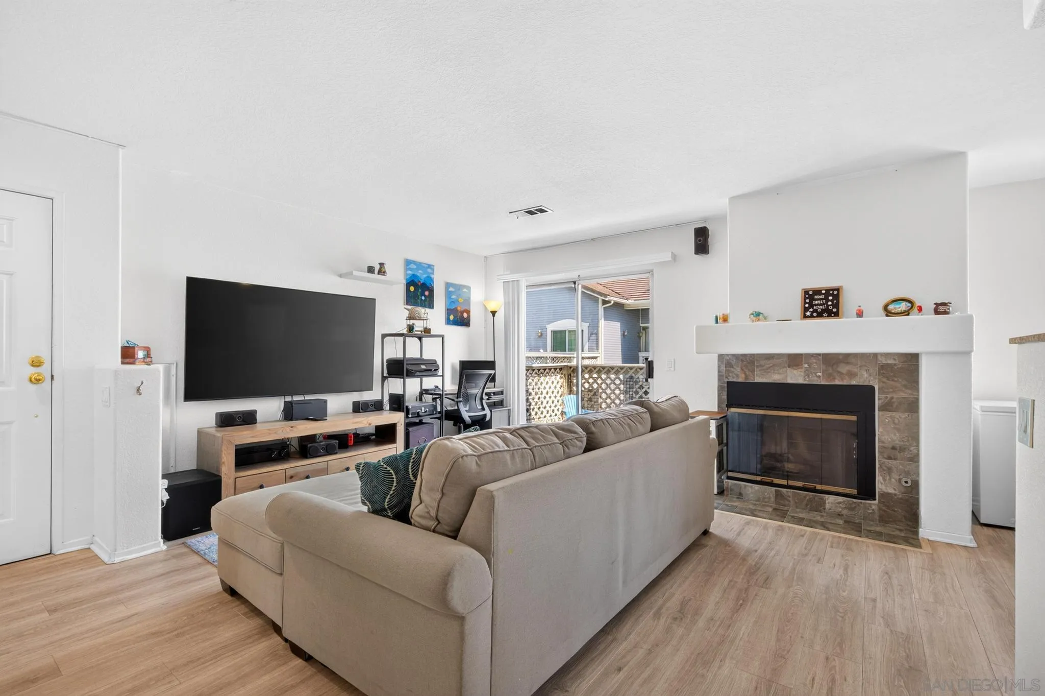 https://cdn.realtyfeed.com/cdn/127/260022553/e6662a725283f4cfc03c58c72b6e7bde.webp