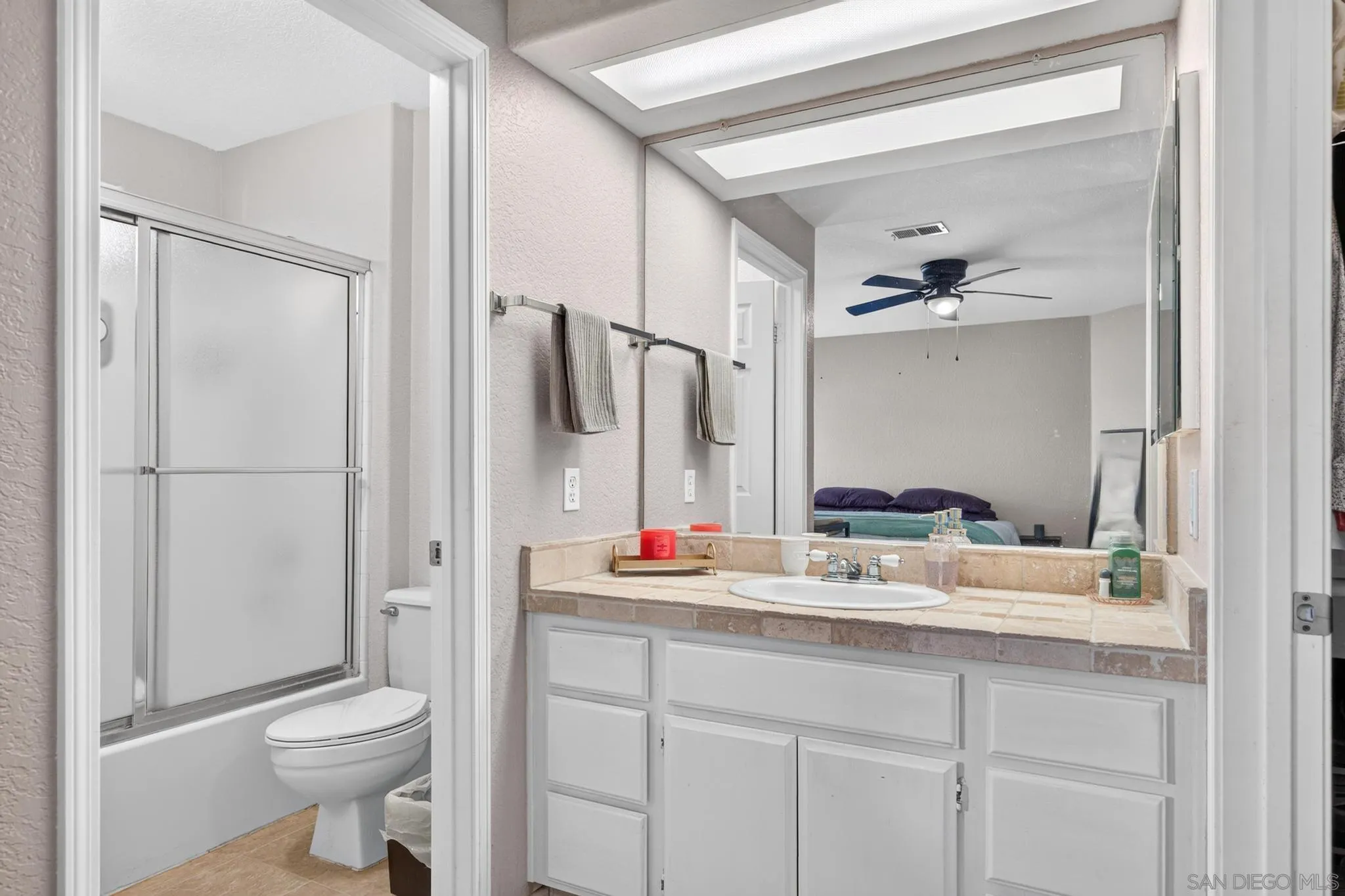 https://cdn.realtyfeed.com/cdn/127/260022553/ede671e8524dfd1b5869efbf4fc98a4f.webp