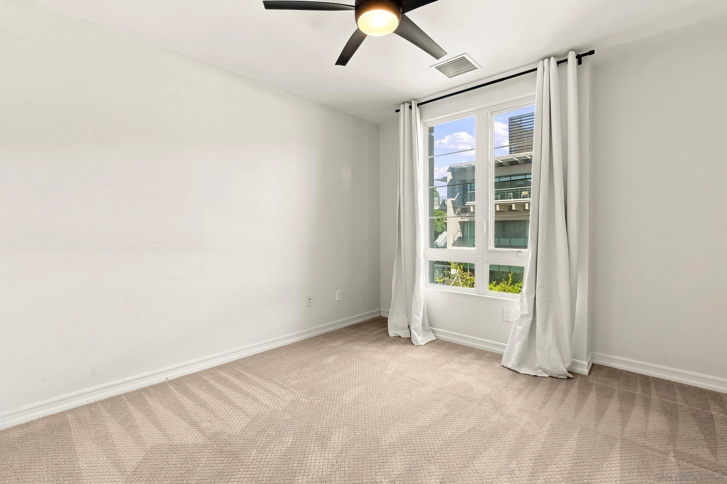 https://cdn.realtyfeed.com/cdn/127/260022554/6173a02365501a4d86936fbace70bcd0.webp